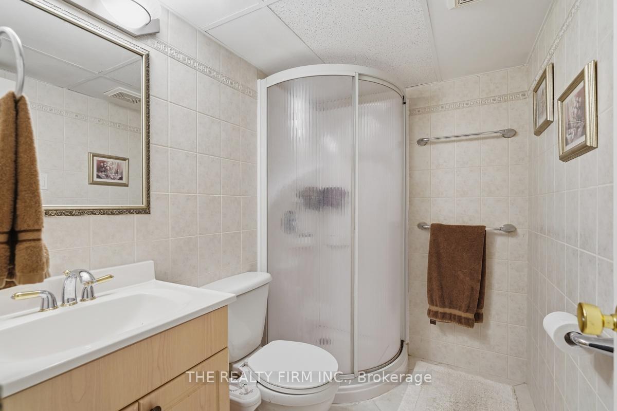 Photo 36 of 23 Frontenac Road, London, South T — HOMEH