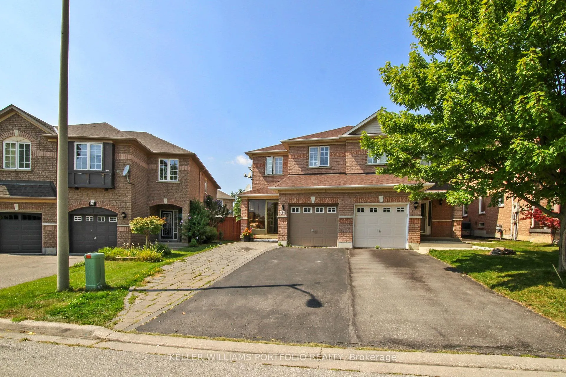 Photo 1 of 30 Country Drive Lane, Vaughan, Rural Vaughan — HOMEH