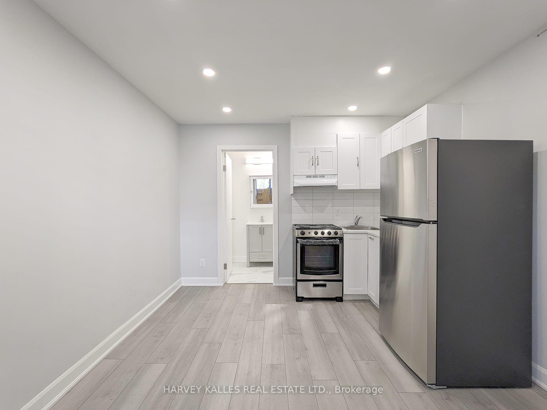Photo 3 of Unit 1A, 125 Shelborne Avenue, Toronto, Englemount-Lawrence — HOMEH