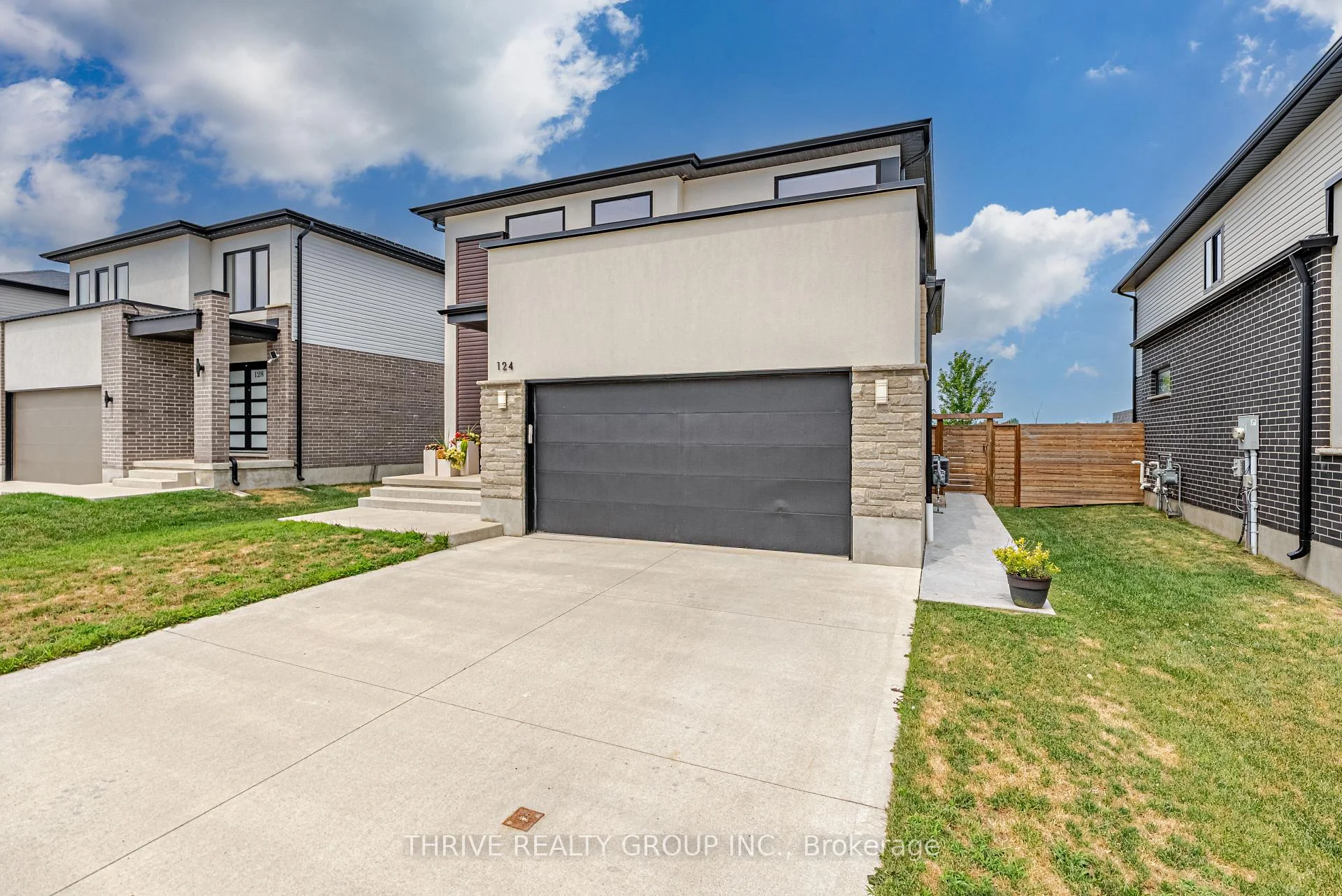 Photo 4 of 124 Crestview Drive, Middlesex Centre, Kilworth — HOMEH