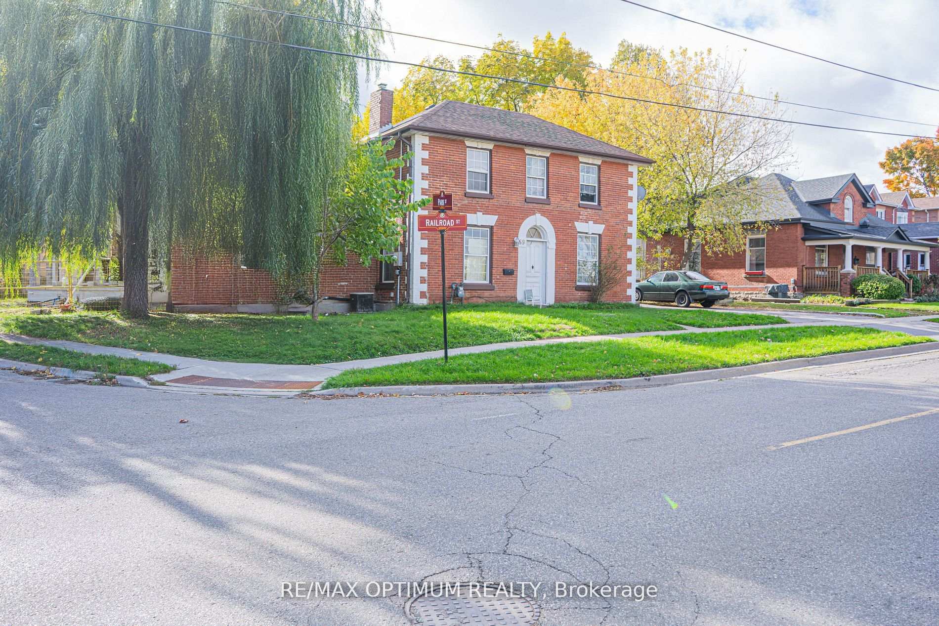 Photo 3 of 59 Railroad Street, Brampton, Downtown Brampton — HOMEH