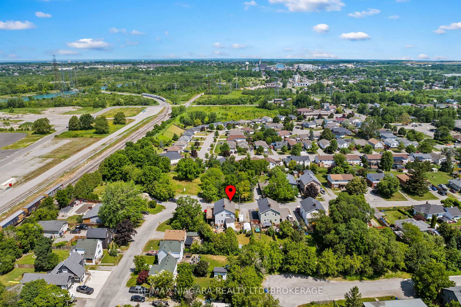 Photo 32 of 63 Hodgkins Avenue, Thorold, Allanburg/Thorold South — HOMEH