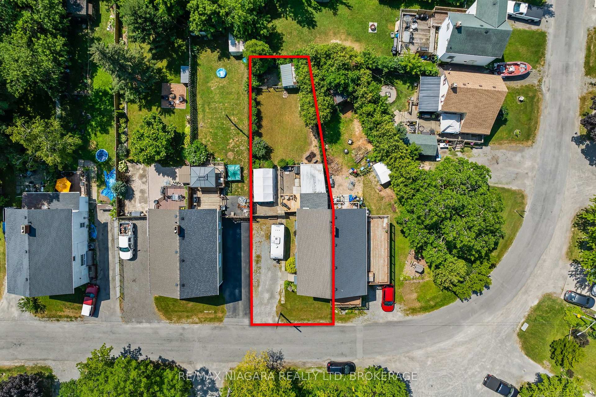 Photo 34 of 63 Hodgkins Avenue, Thorold, Allanburg/Thorold South — HOMEH