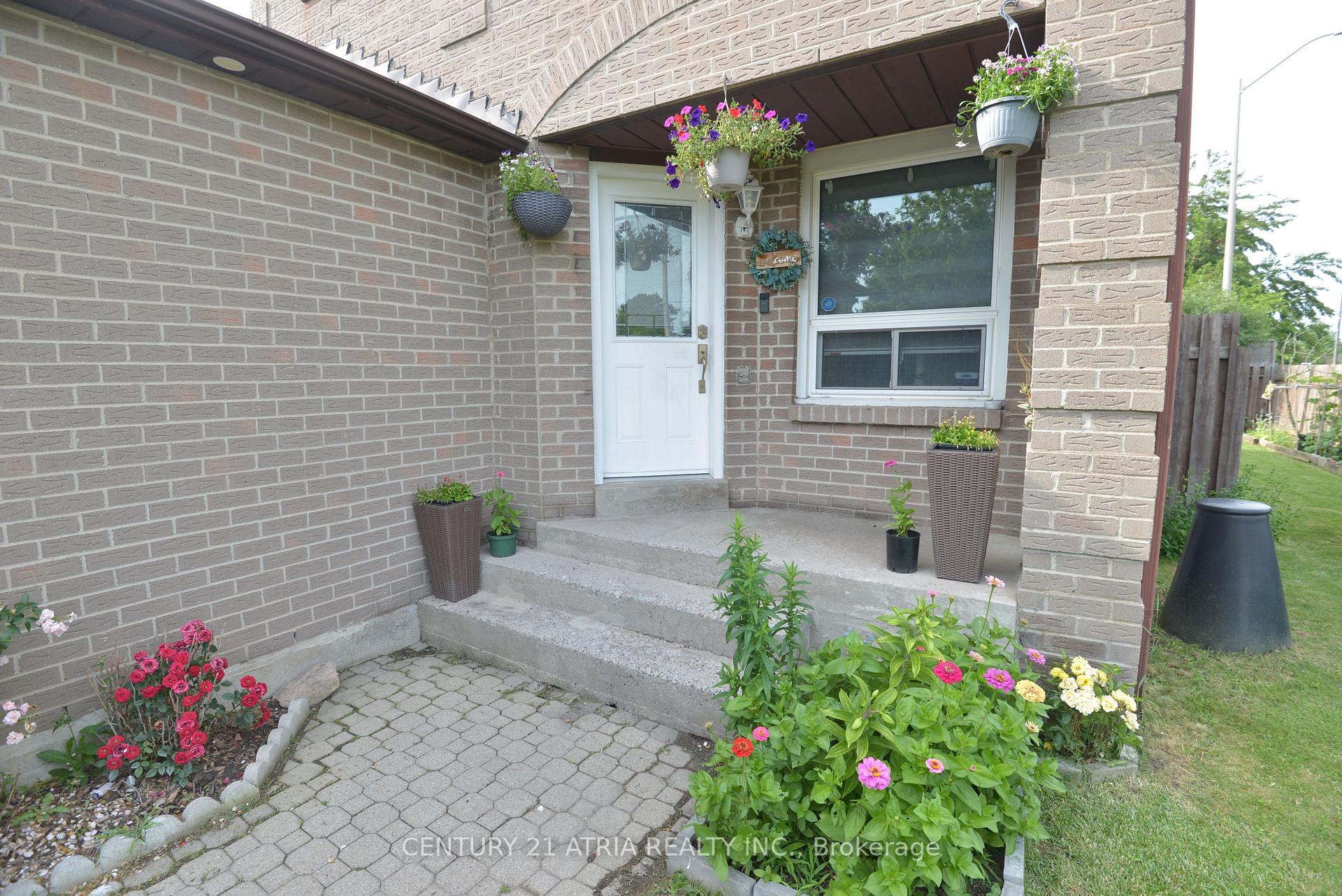 Photo 5 of 31 Carnelly Crescent, Ajax, Central West — HOMEH