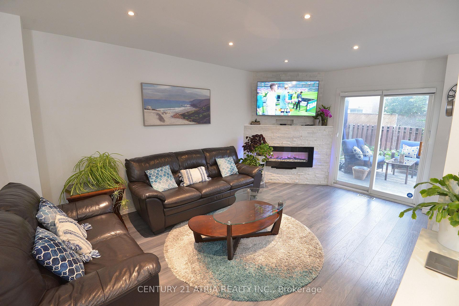 Photo 6 of 31 Carnelly Crescent, Ajax, Central West — HOMEH