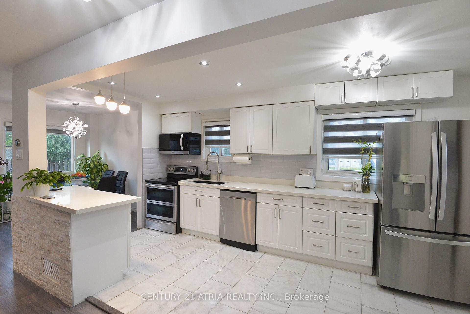 Photo 7 of 31 Carnelly Crescent, Ajax, Central West — HOMEH