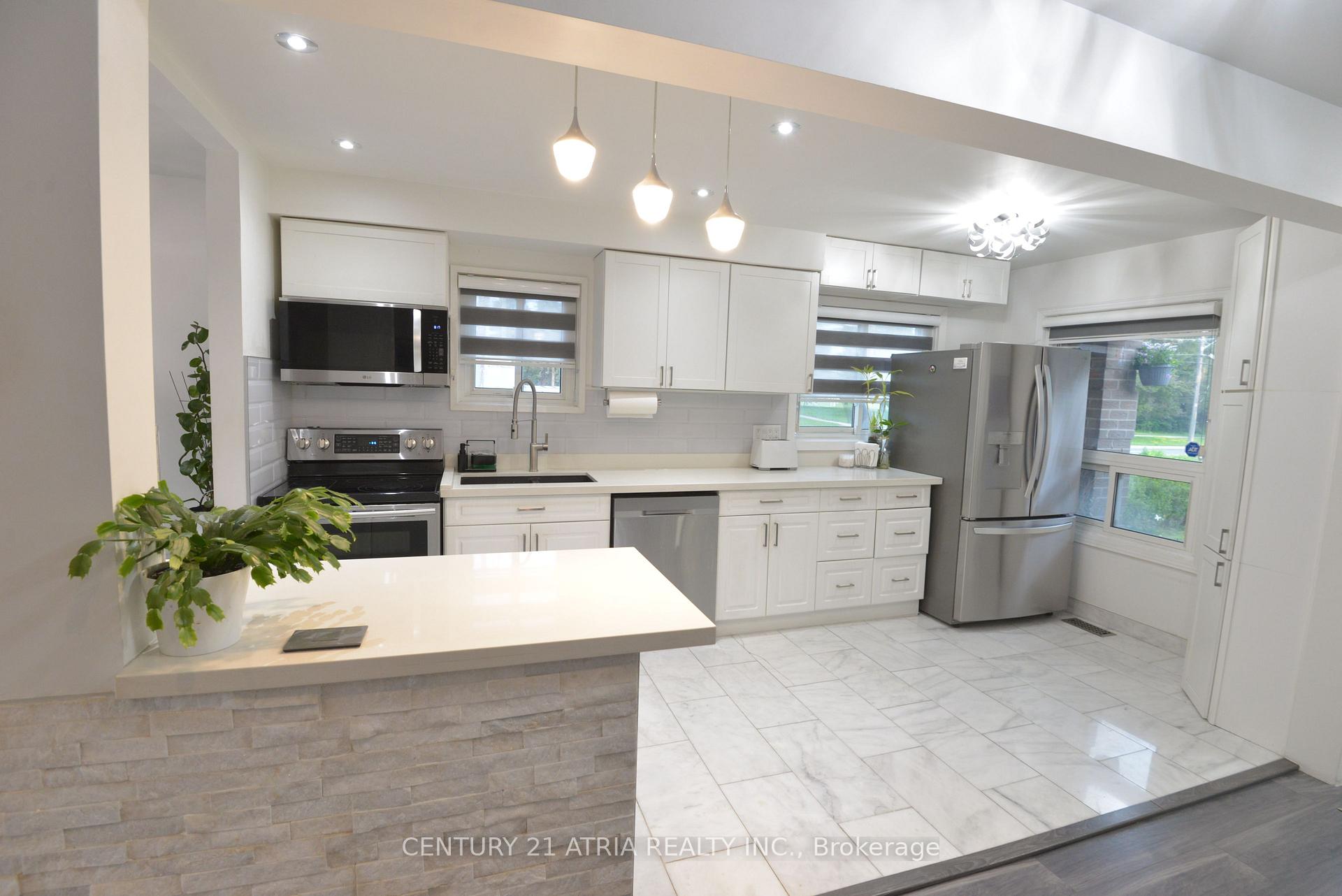 Photo 10 of 31 Carnelly Crescent, Ajax, Central West — HOMEH