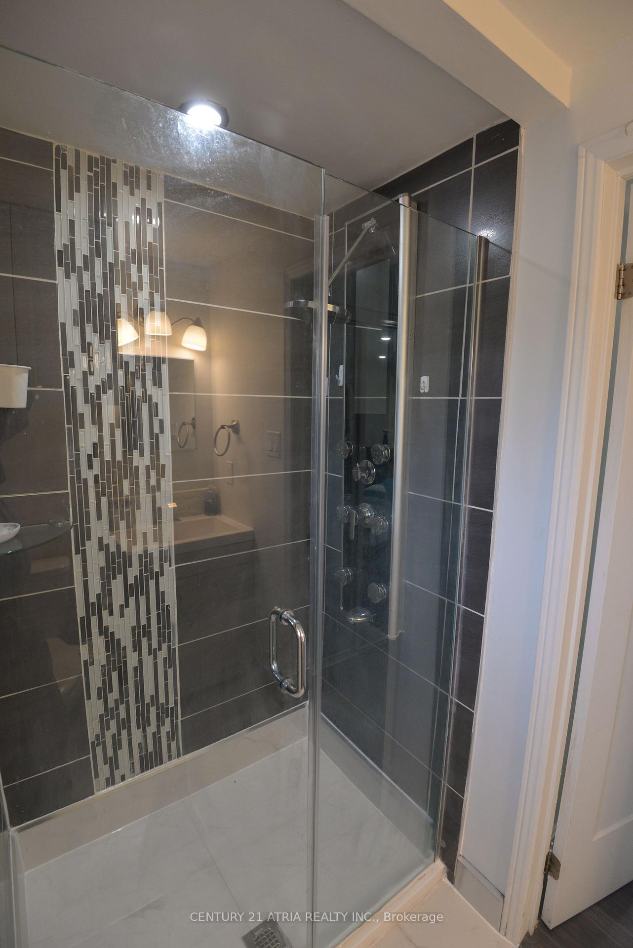 Photo 15 of 31 Carnelly Crescent, Ajax, Central West — HOMEH