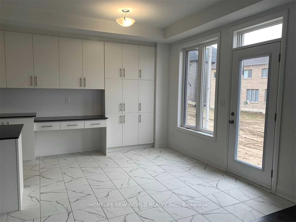 Photo 10 of 83 Kentledge Avenue, East Gwillimbury, Holland Landing — HOMEH