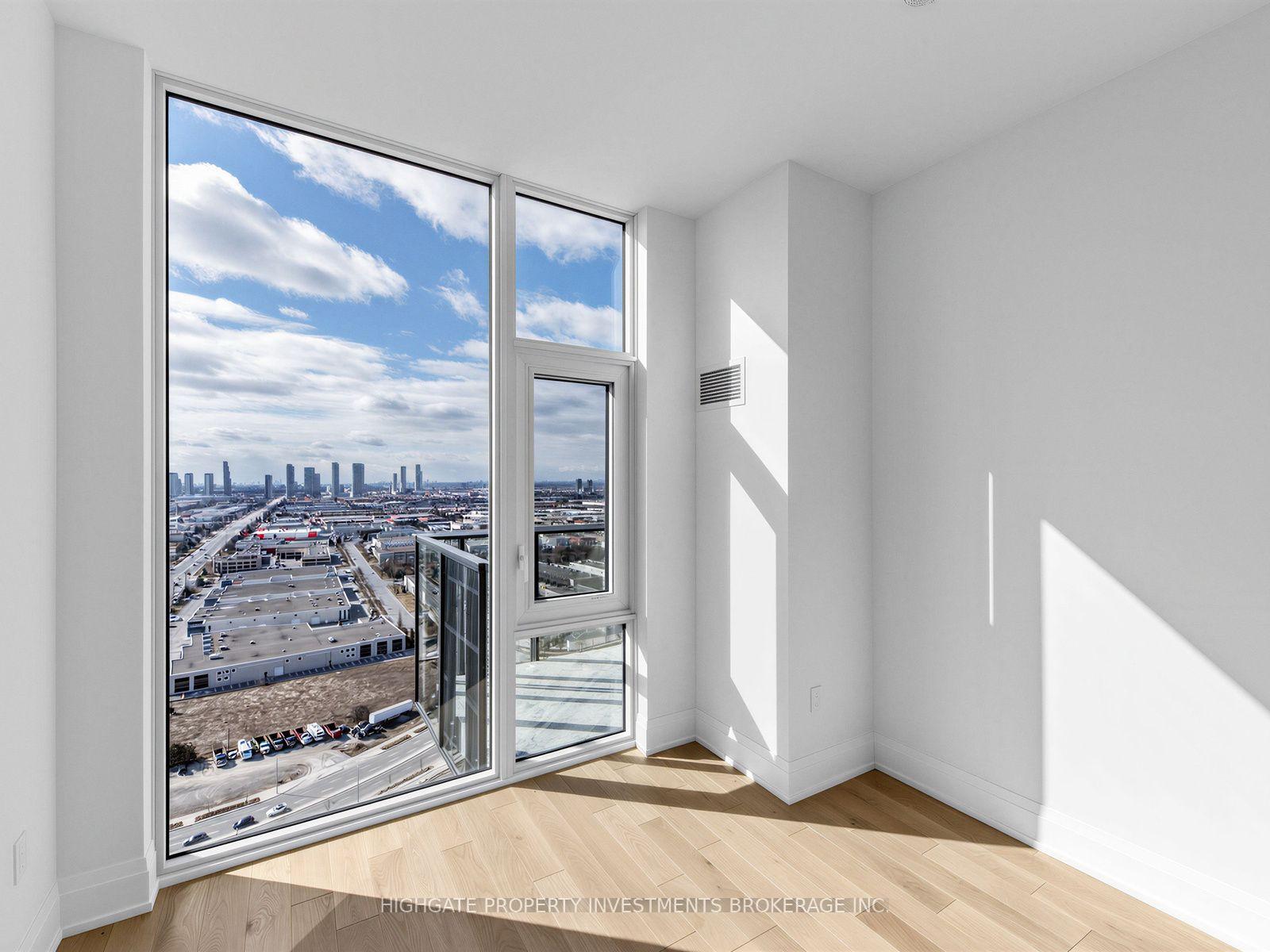 Photo 10 of Unit PH 102, 27 Korda Gate, Vaughan, Vellore Village — HOMEH