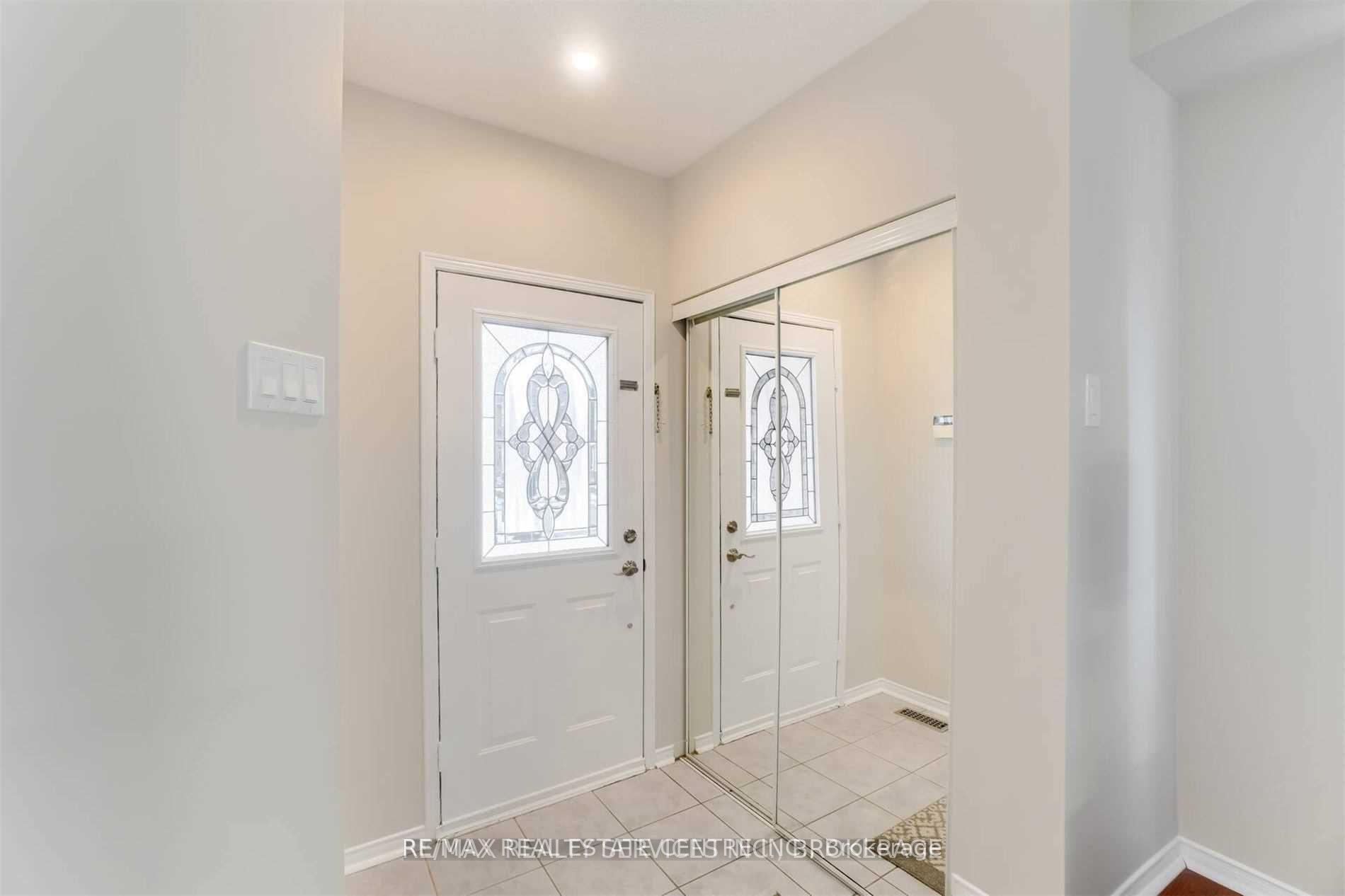 Photo 2 of Unit Upper, 92 Lake Louise Drive, Brampton, Fletcher's Meadow — HOMEH