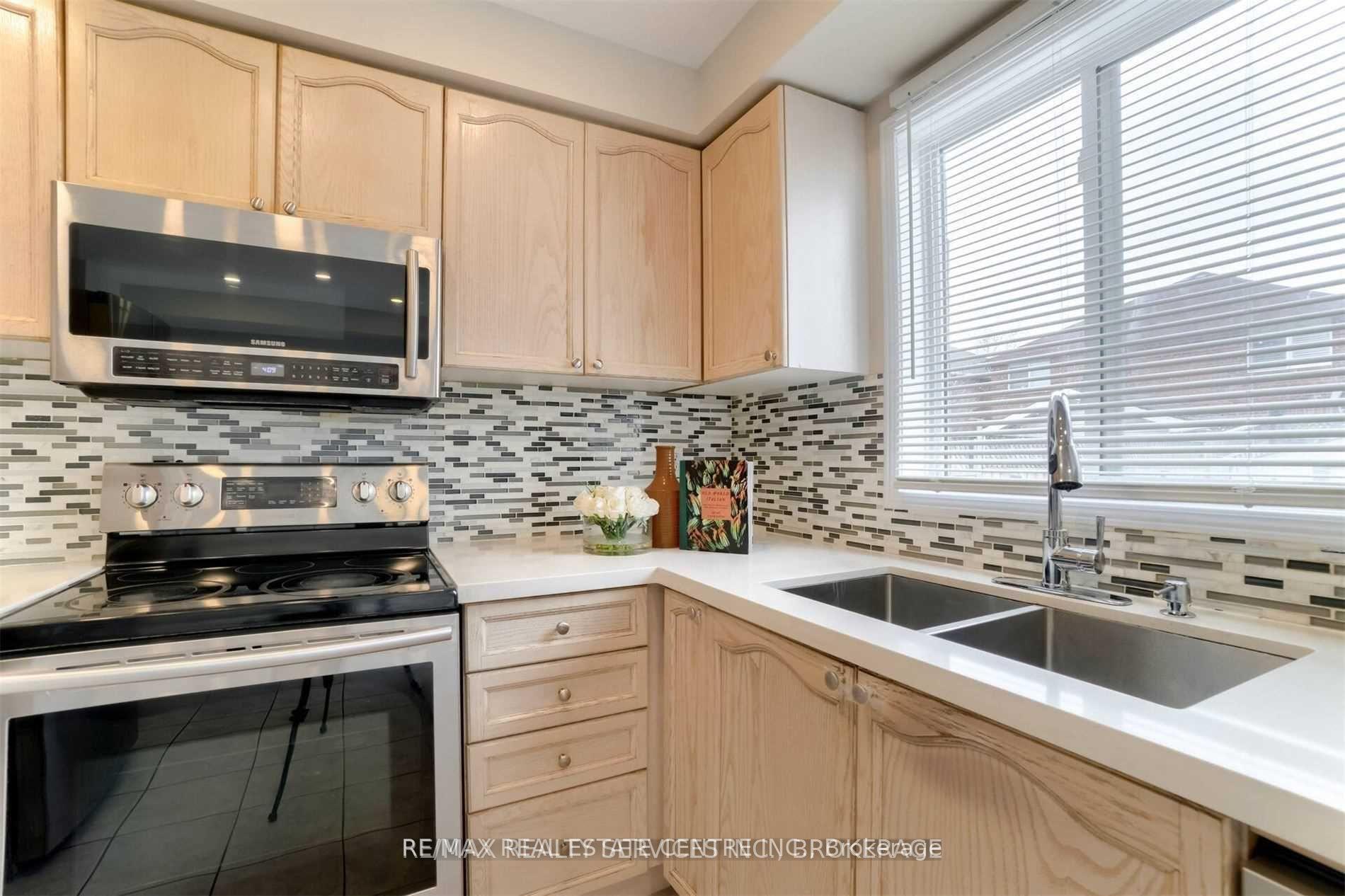 Photo 9 of Unit Upper, 92 Lake Louise Drive, Brampton, Fletcher's Meadow — HOMEH