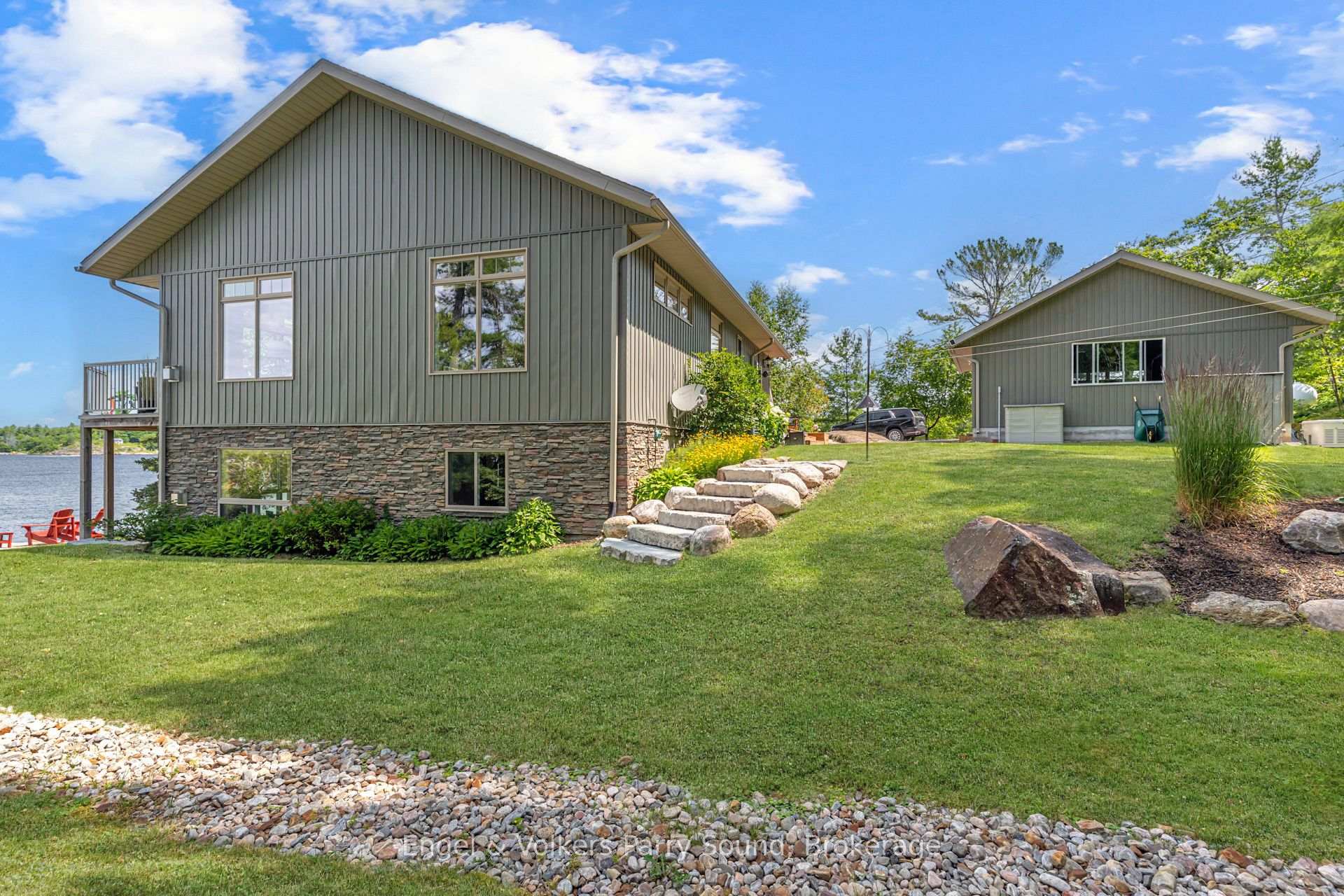 Photo 4 of 247 South Shore Road, The Archipelago, Archipelago North — HOMEH