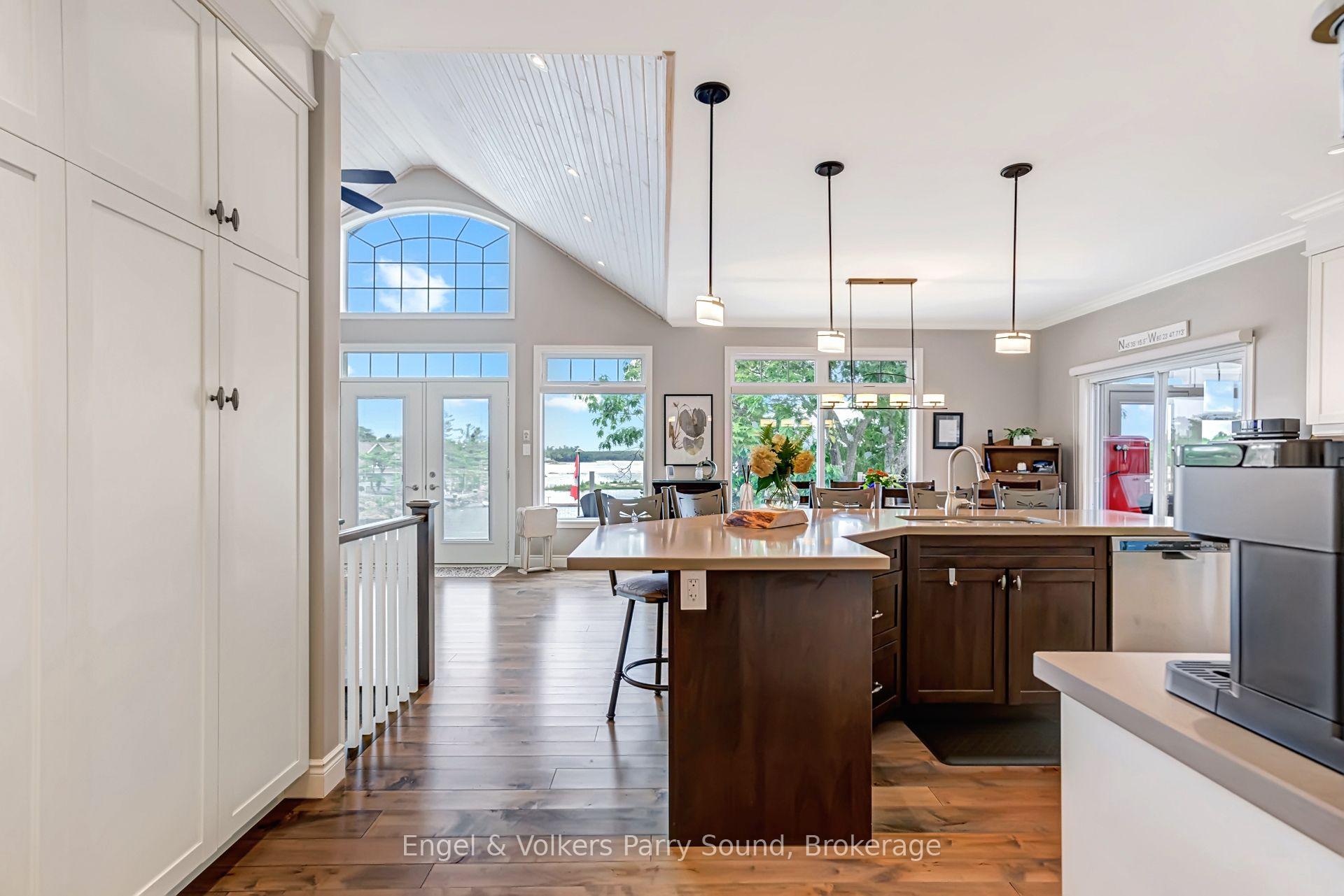 Photo 11 of 247 South Shore Road, The Archipelago, Archipelago North — HOMEH