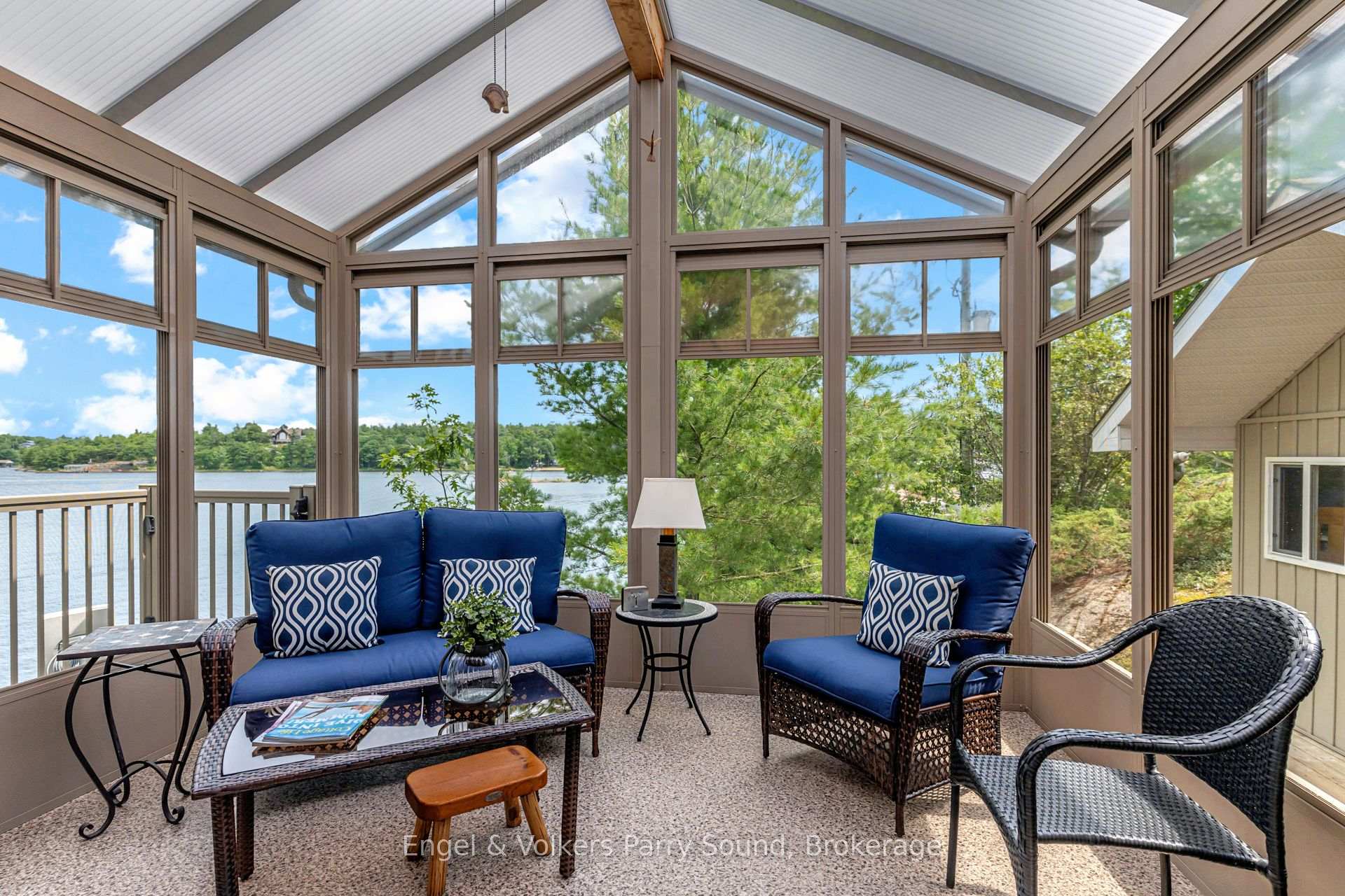 Photo 15 of 247 South Shore Road, The Archipelago, Archipelago North — HOMEH