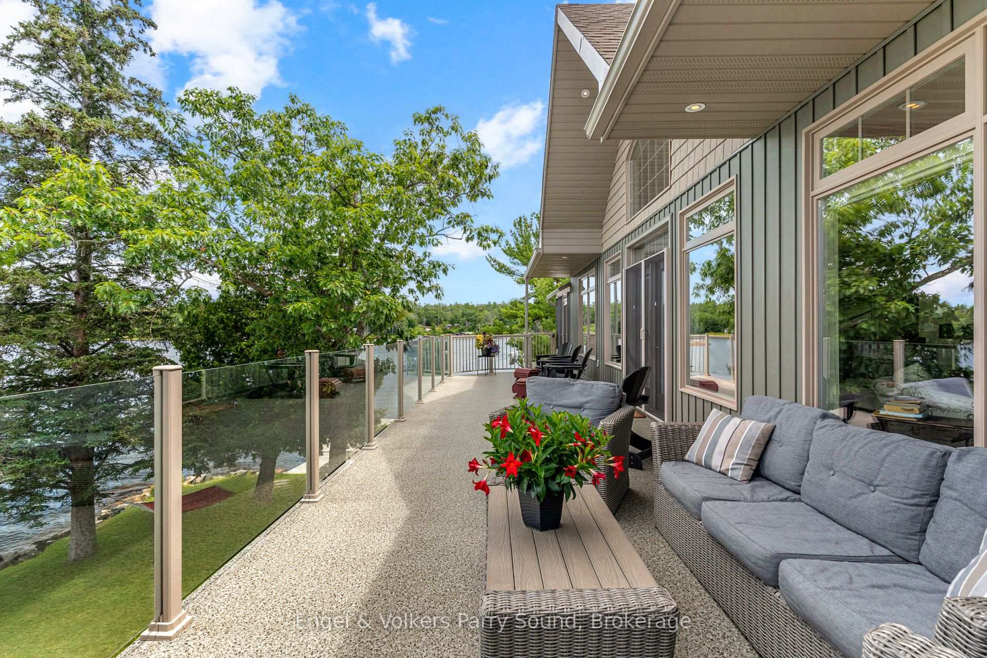Photo 19 of 247 South Shore Road, The Archipelago, Archipelago North — HOMEH