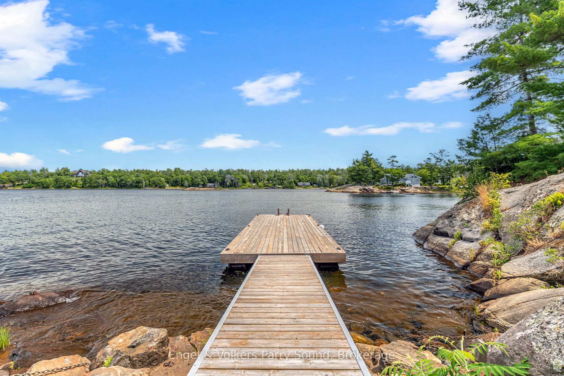 Photo 46 of 247 South Shore Road, The Archipelago, Archipelago North — HOMEH