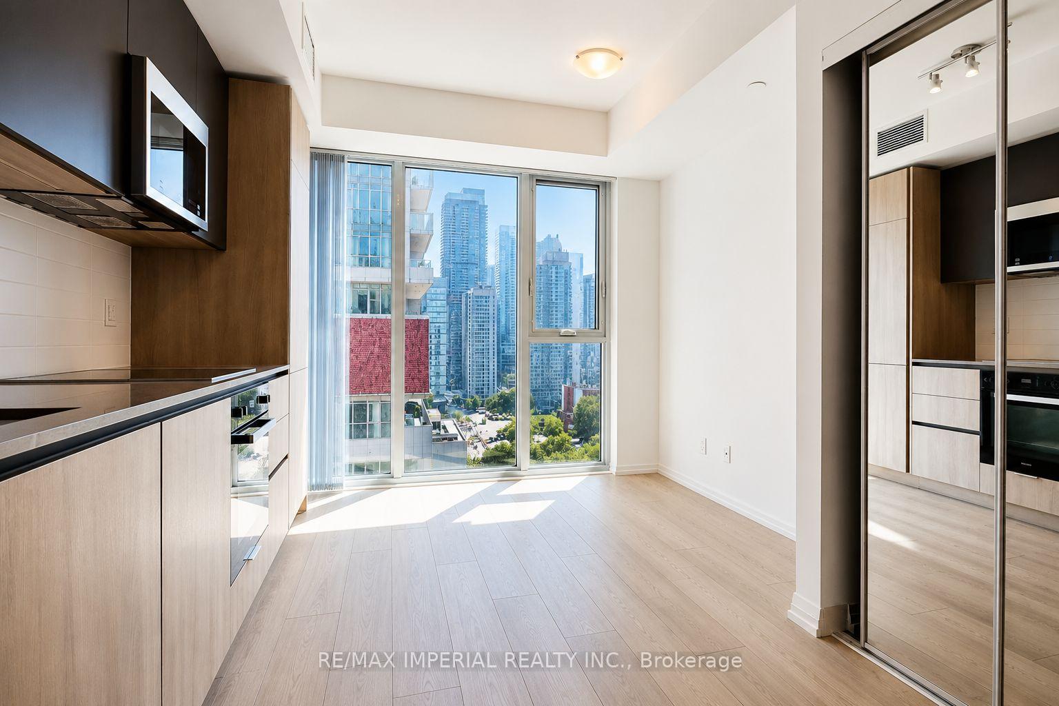Photo 6 of Unit 1716, 400 King Street W, Toronto, Waterfront Communities — HOMEH