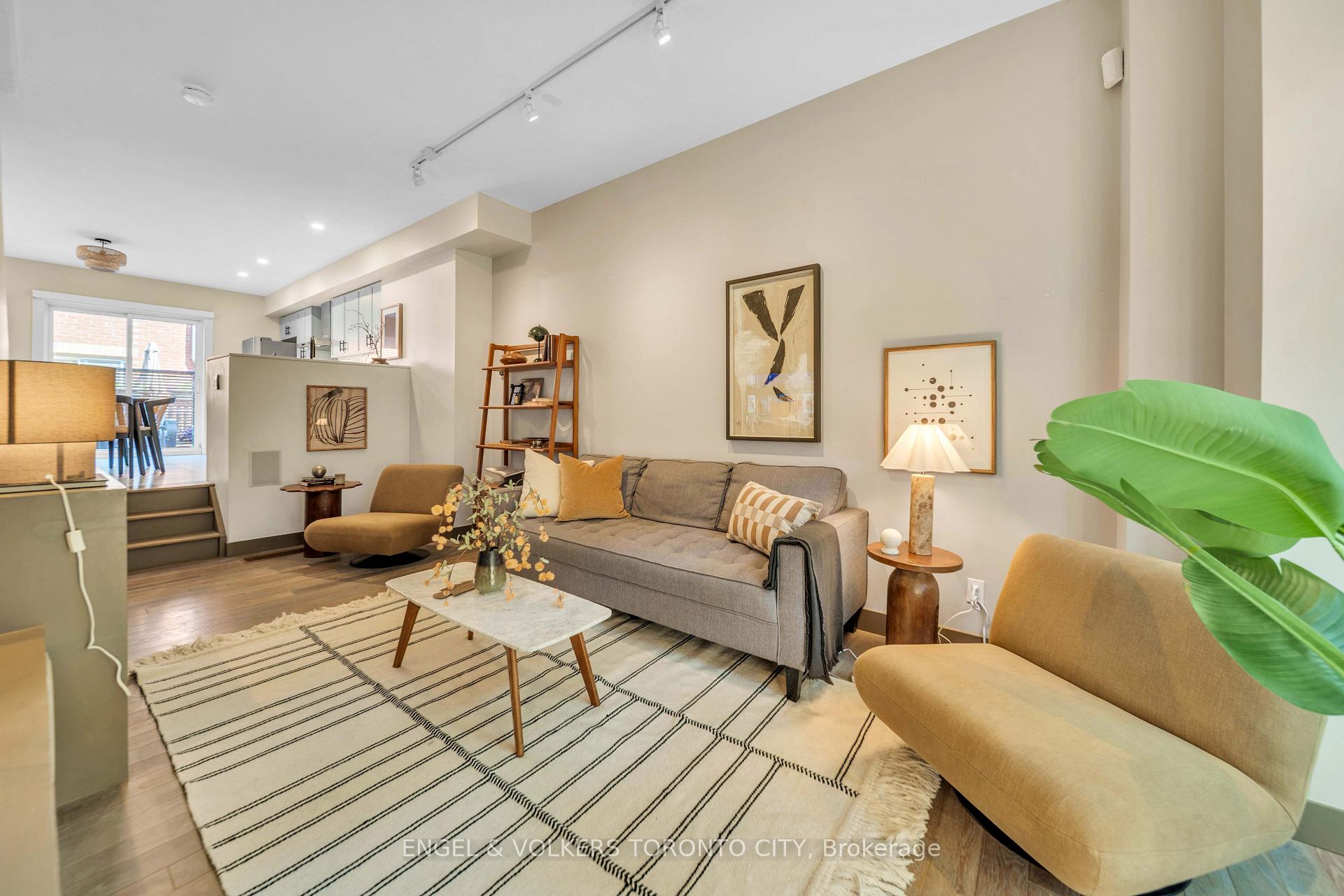 Photo 5 of 8 Old Trillium Lane, Toronto, Regent Park — HOMEH