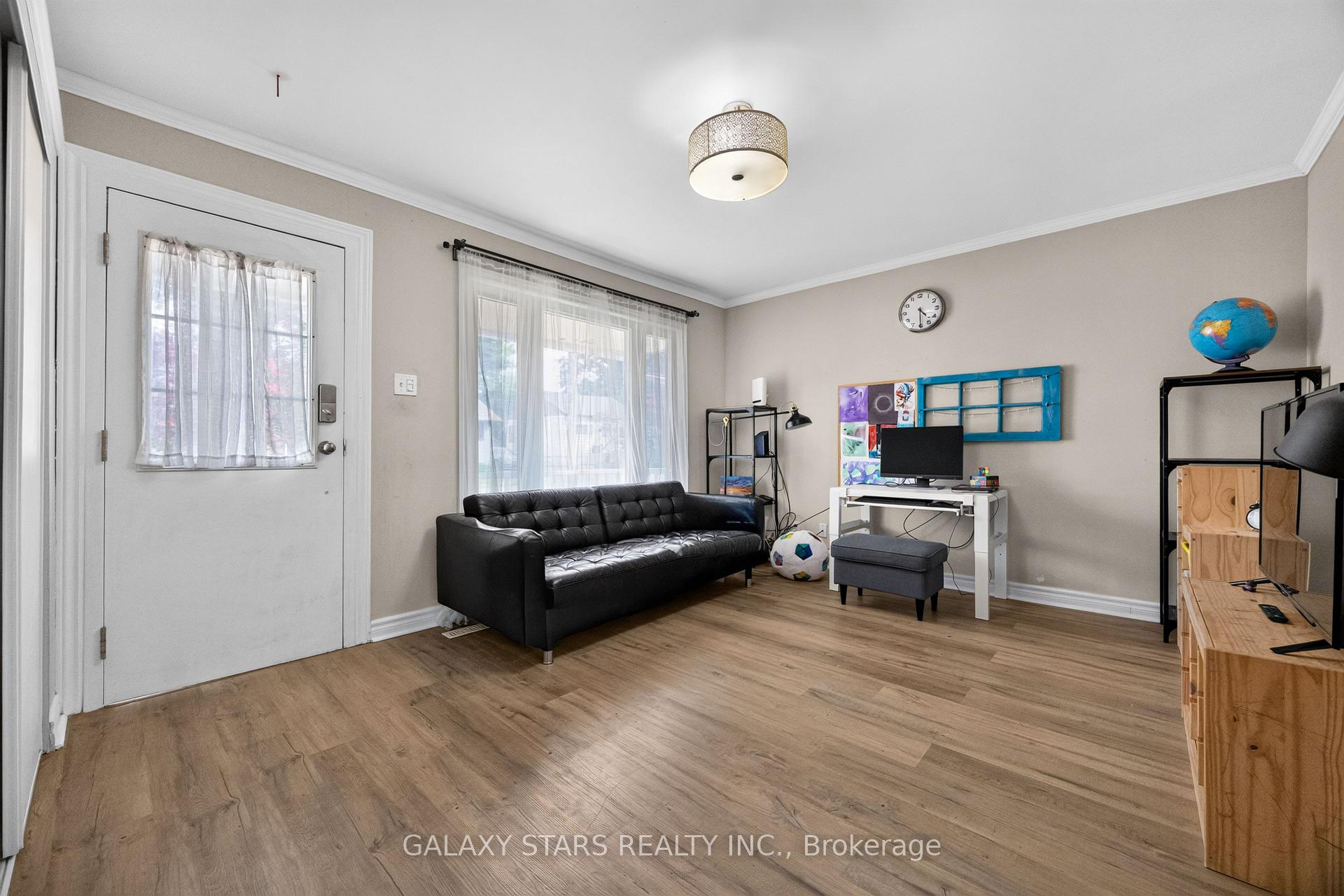 Photo 6 of 32 Beech Street, Ajax, Central — HOMEH