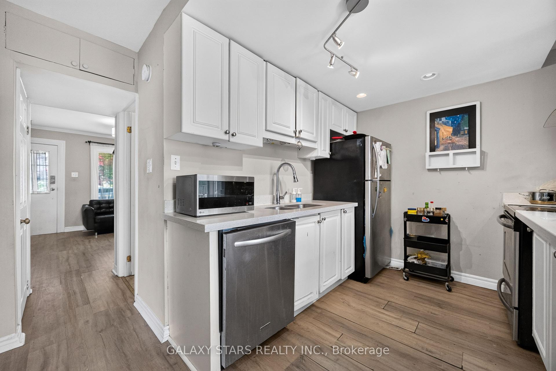 Photo 13 of 32 Beech Street, Ajax, Central — HOMEH