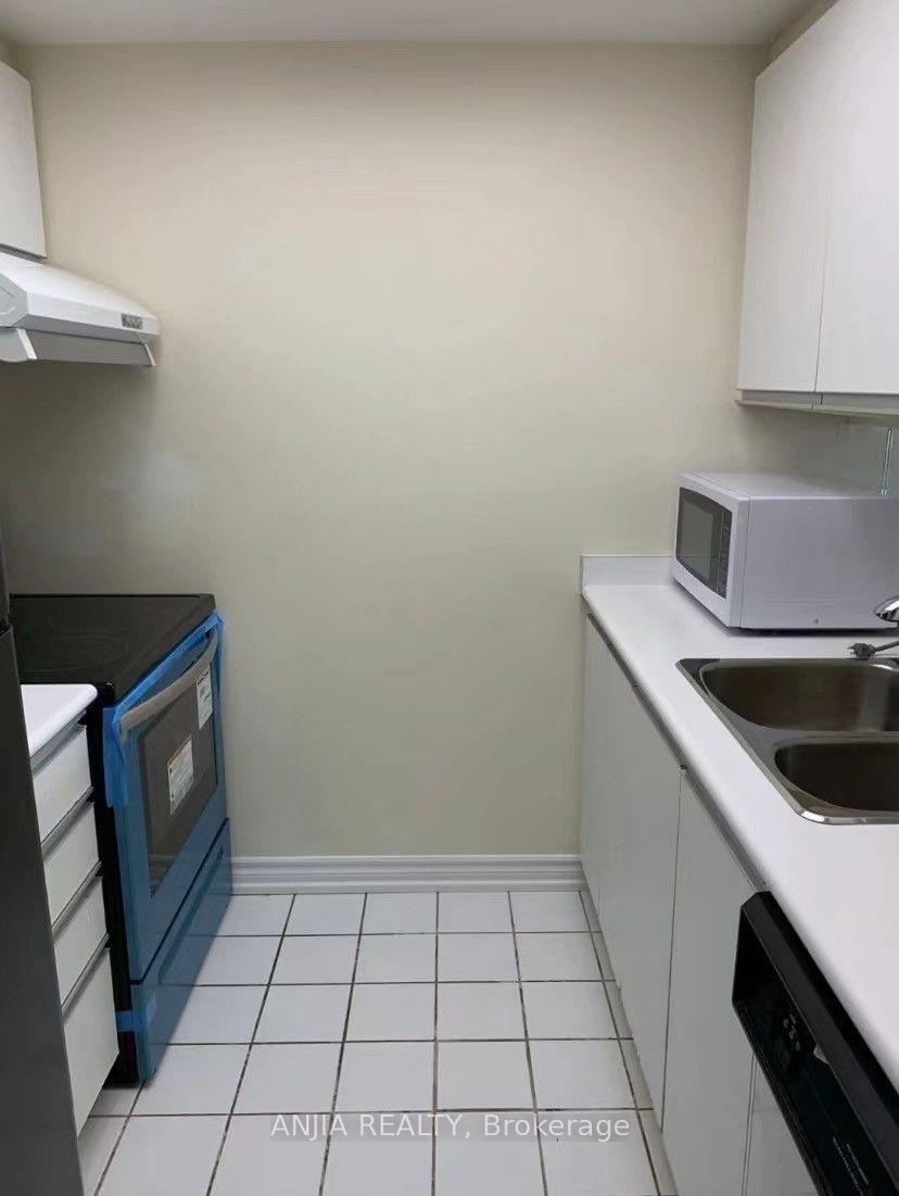 Photo 5 of Unit 2202, 7 Bishop Avenue, North York, Newtonbrook East — HOMEH