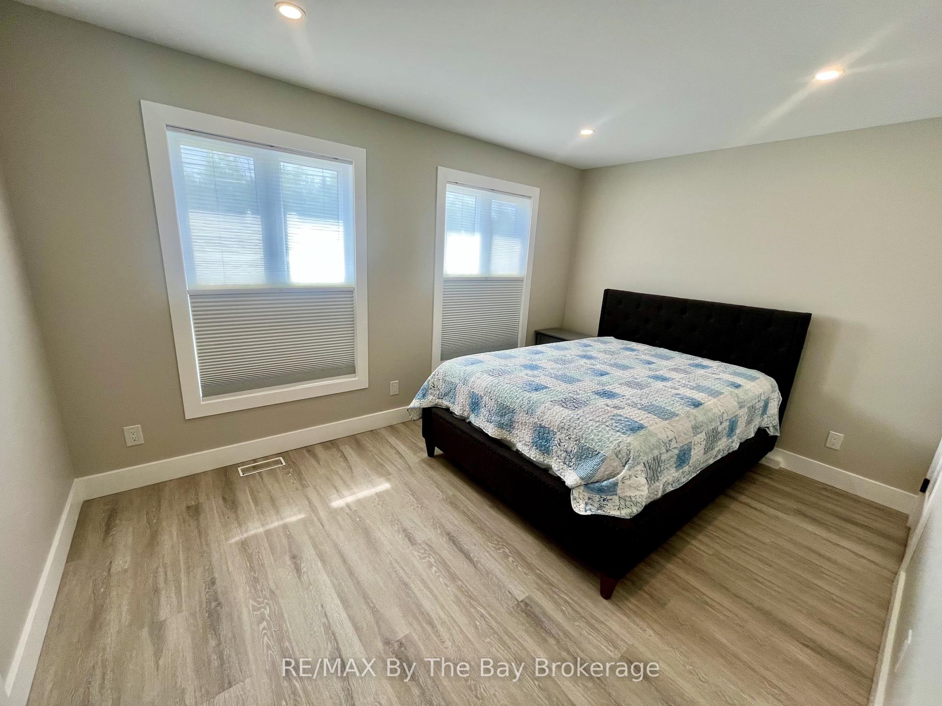 Photo 15 of 22 Lakeshore Road, Wasaga Beach — HOMEH