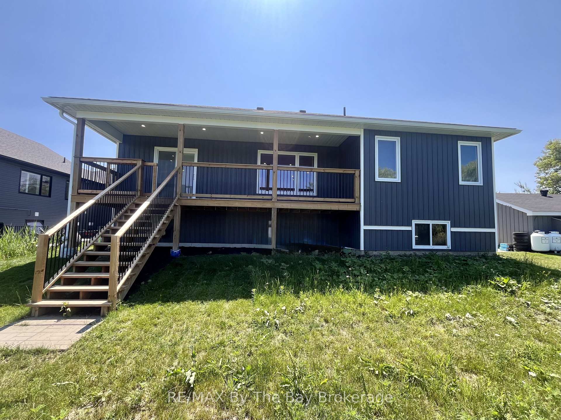 Photo 20 of 22 Lakeshore Road, Wasaga Beach — HOMEH