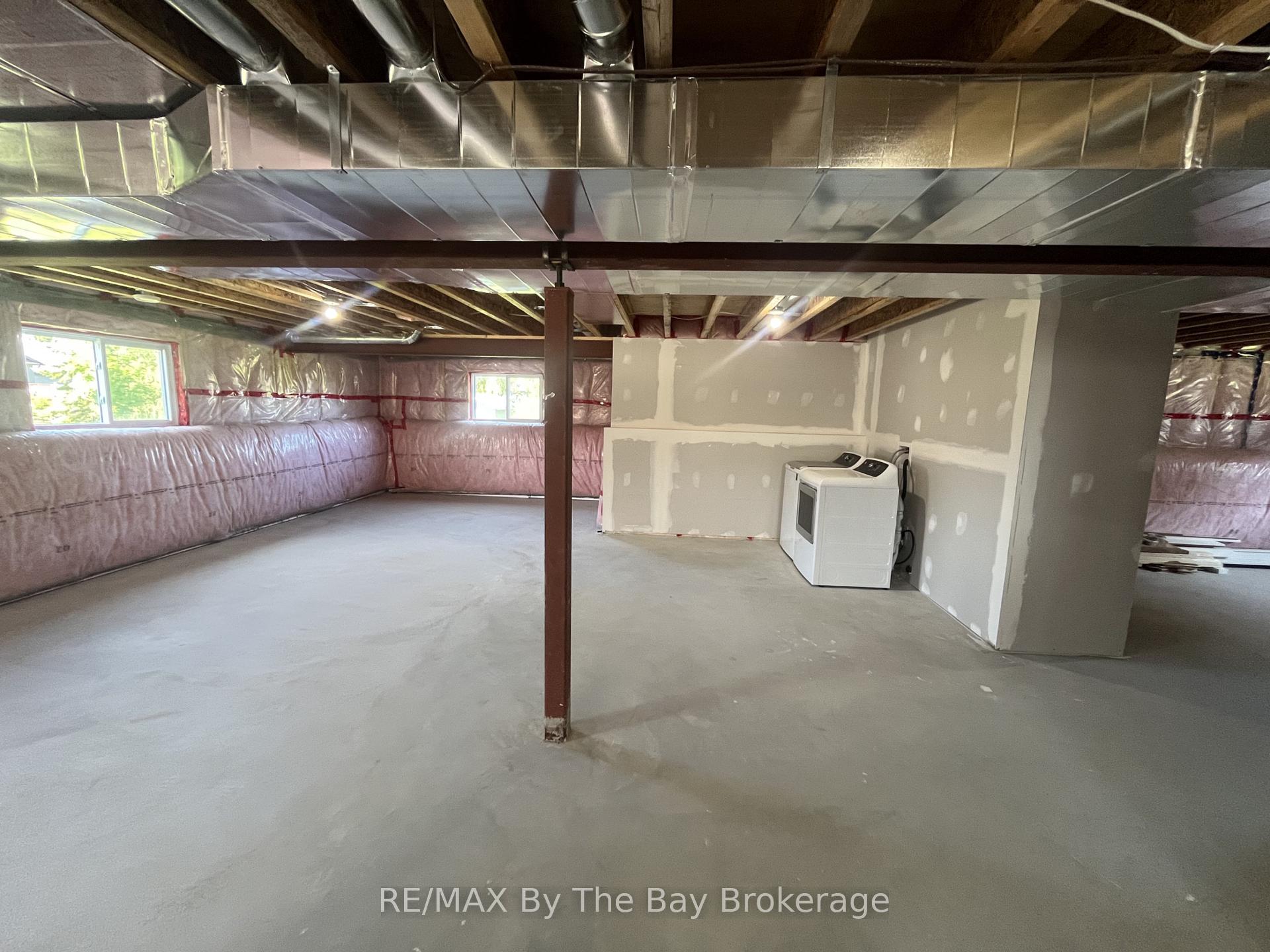 Photo 21 of 22 Lakeshore Road, Wasaga Beach — HOMEH