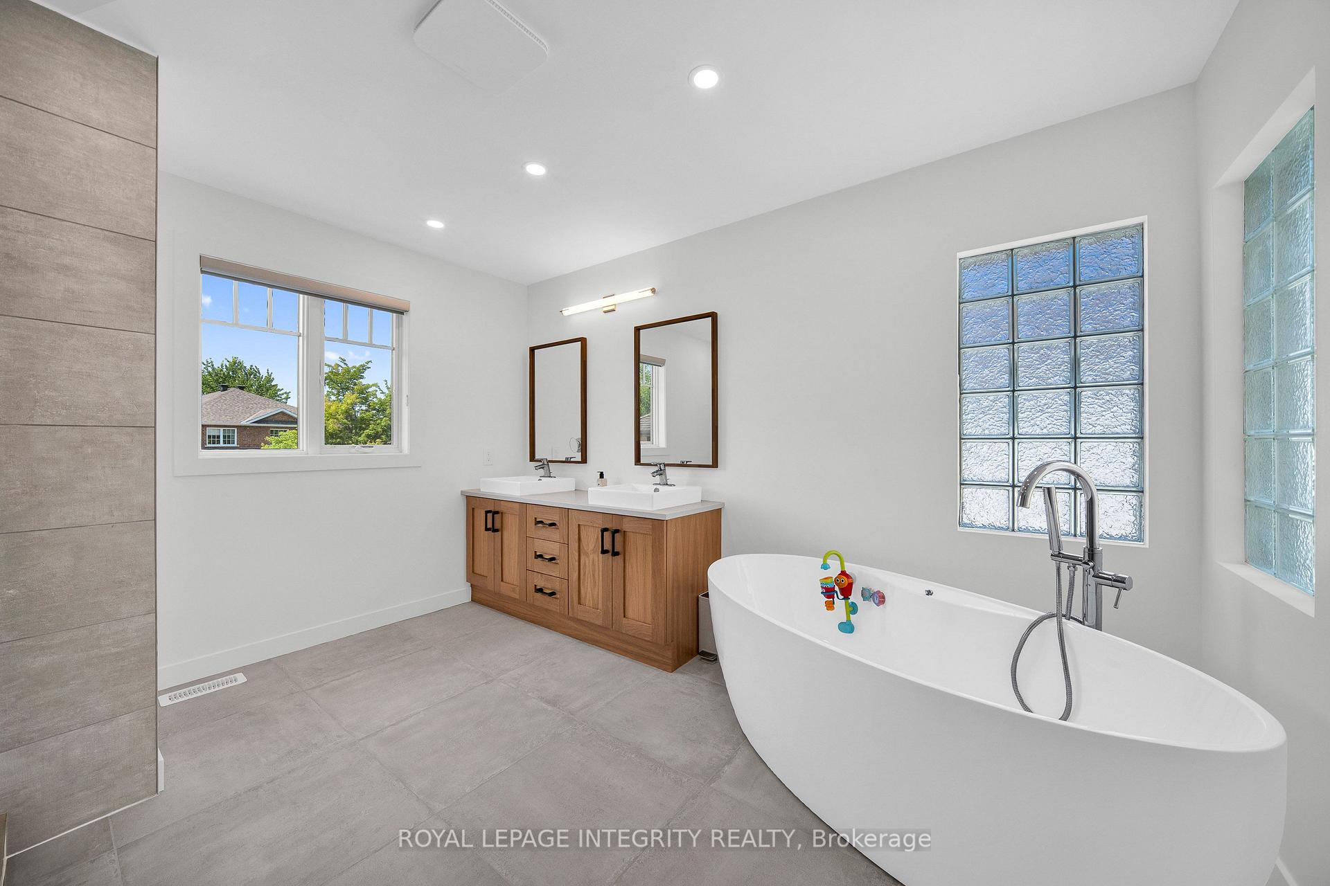 Photo 29 of 13 Cecil Walden Ridge, Ottawa, Kanata - Kanata Lakes/Heritage Hills — HOMEH