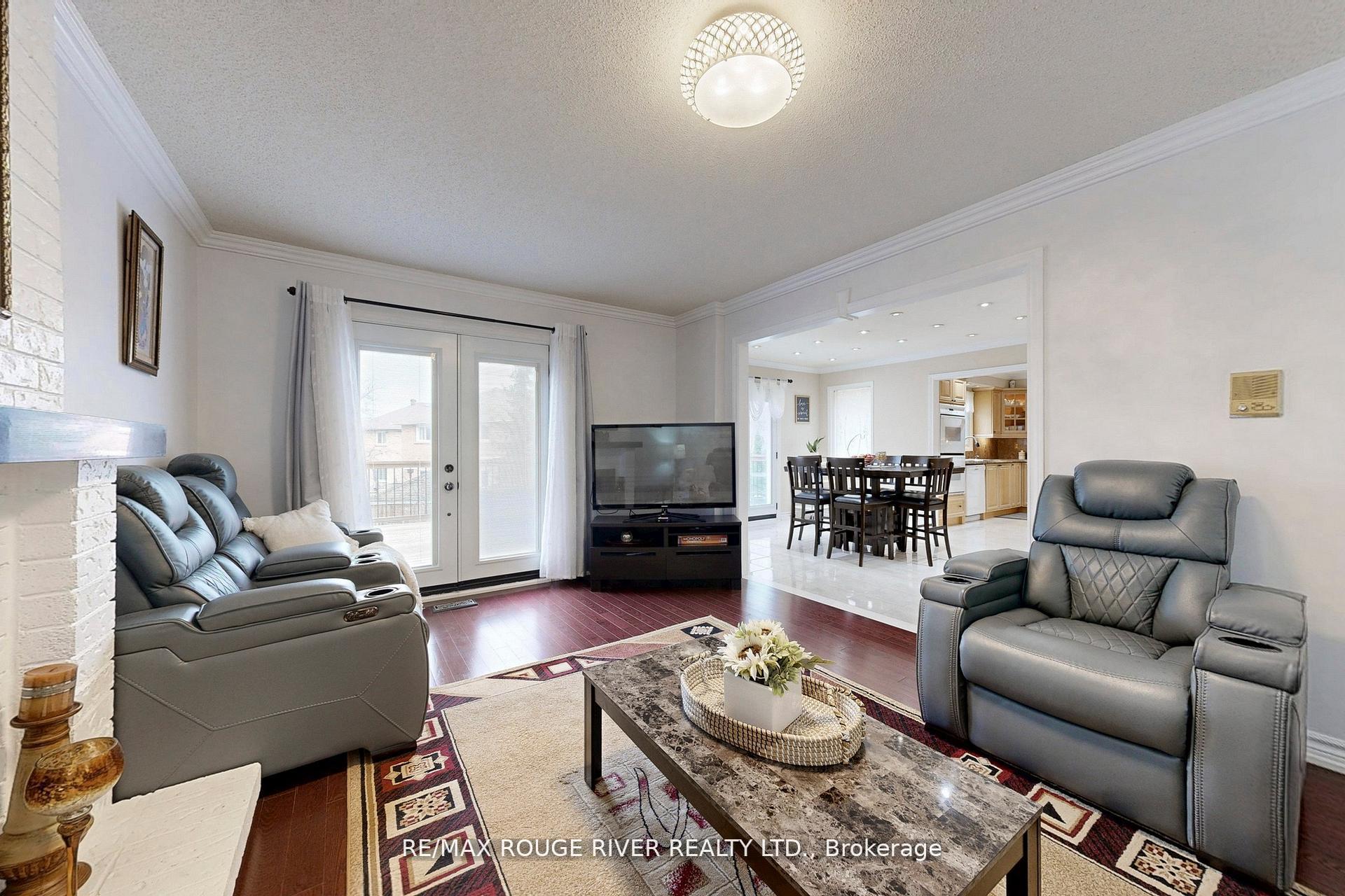 Photo 9 of 45 Rotherglen Road N, Ajax, Central West — HOMEH