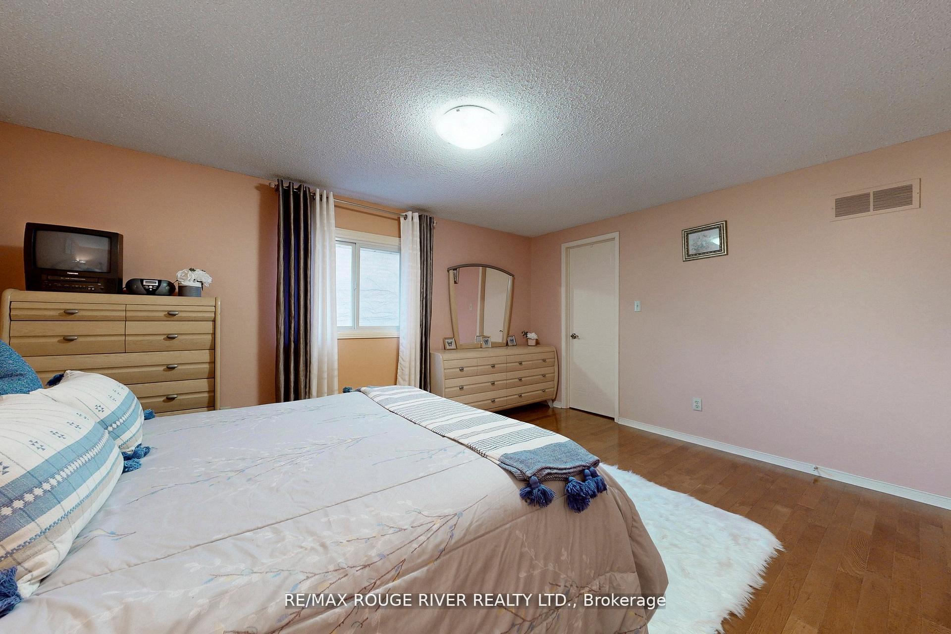 Photo 29 of 45 Rotherglen Road N, Ajax, Central West — HOMEH