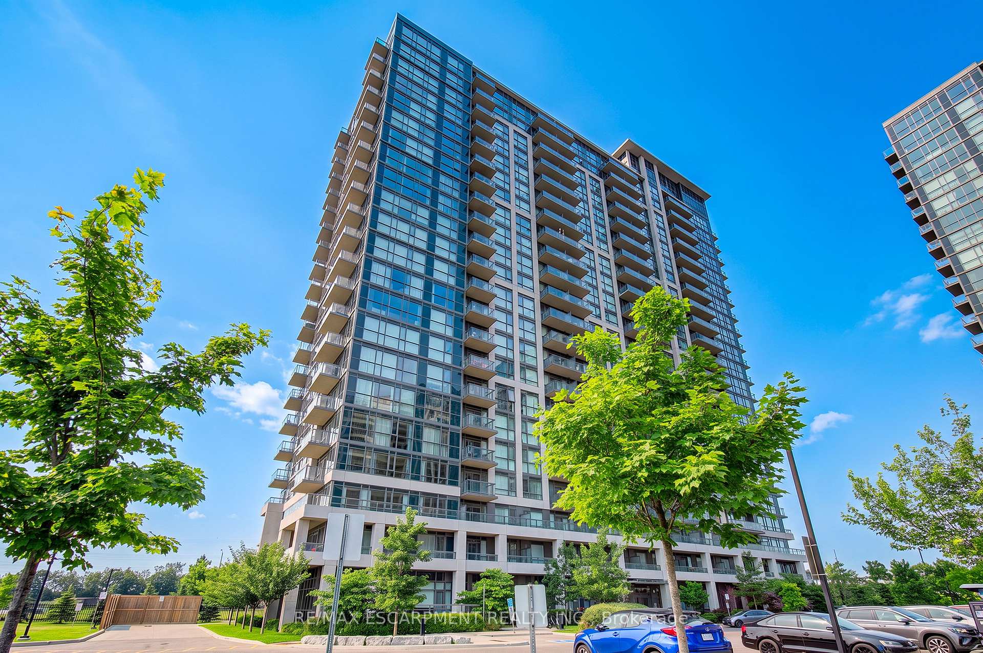 Front of Unit 107, 349 Rathburn Road W