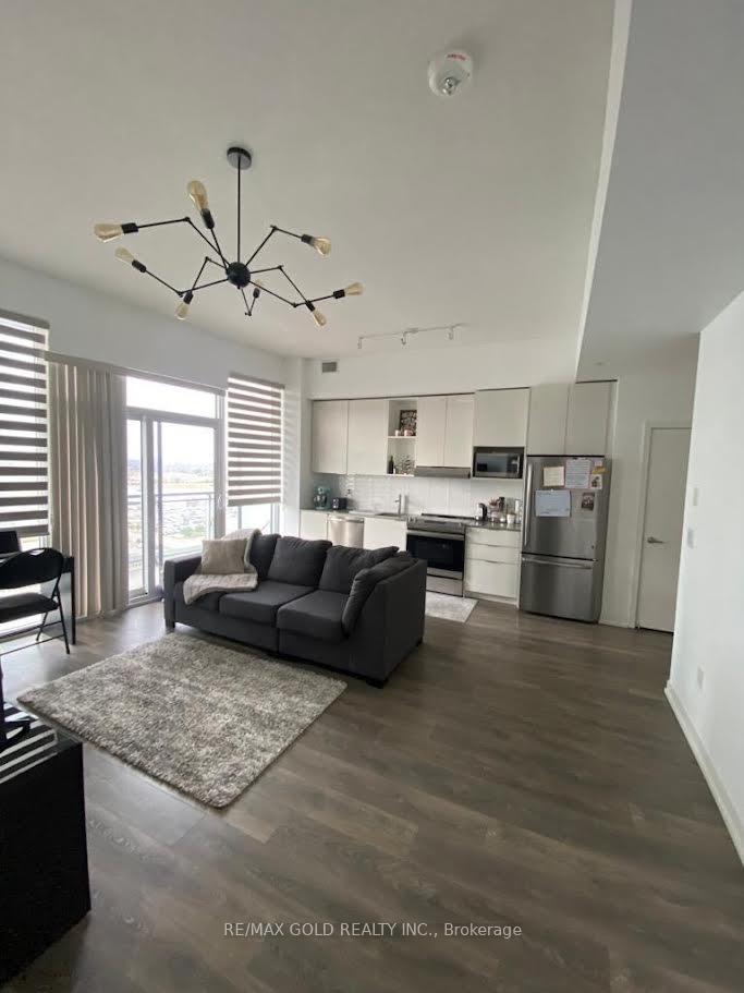 Front of Unit 1404, 2520 Eglinton Avenue W