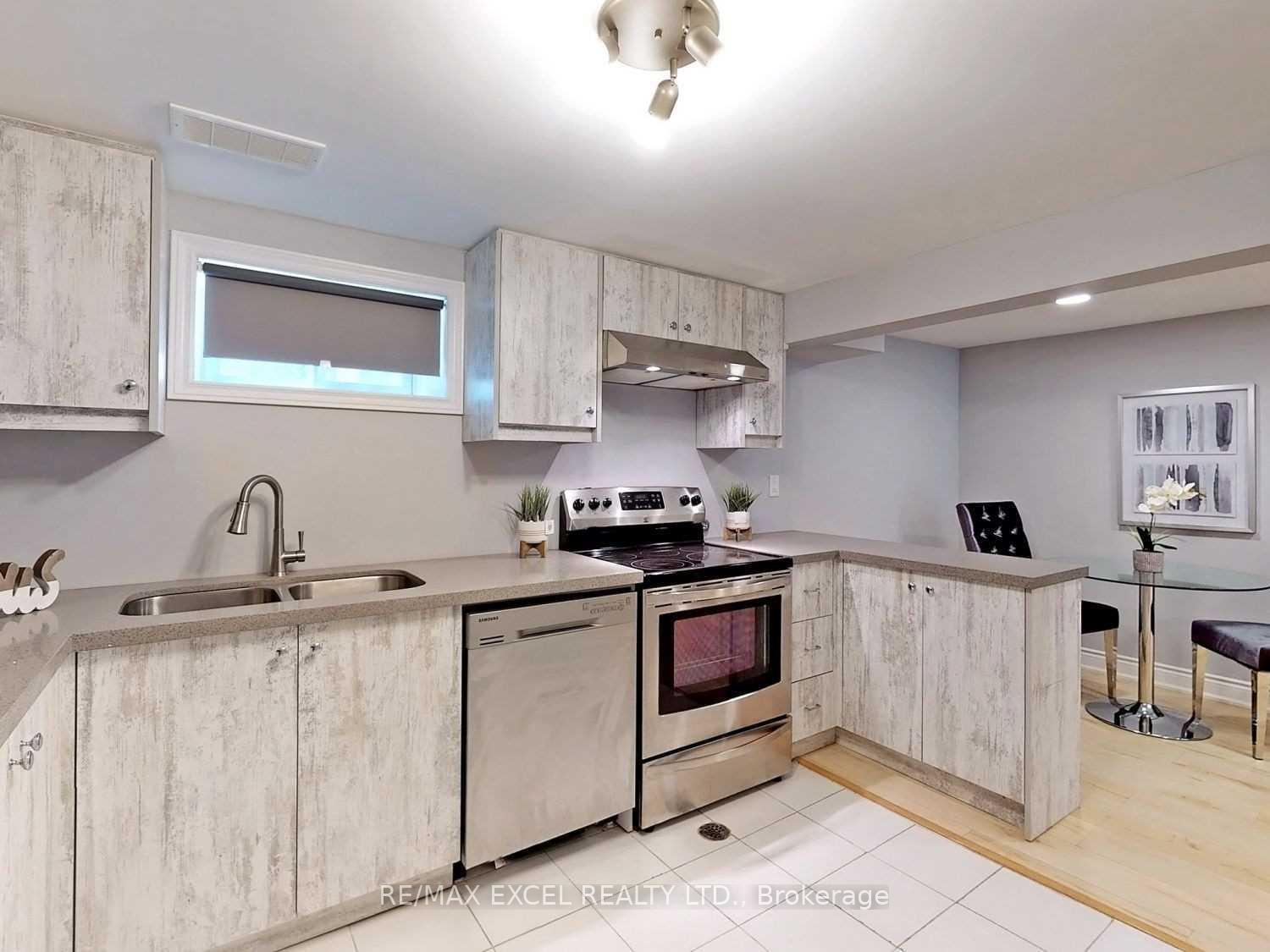 Photo 5 of 91 Rockport Crescent, Richmond Hill, Crosby — HOMEH