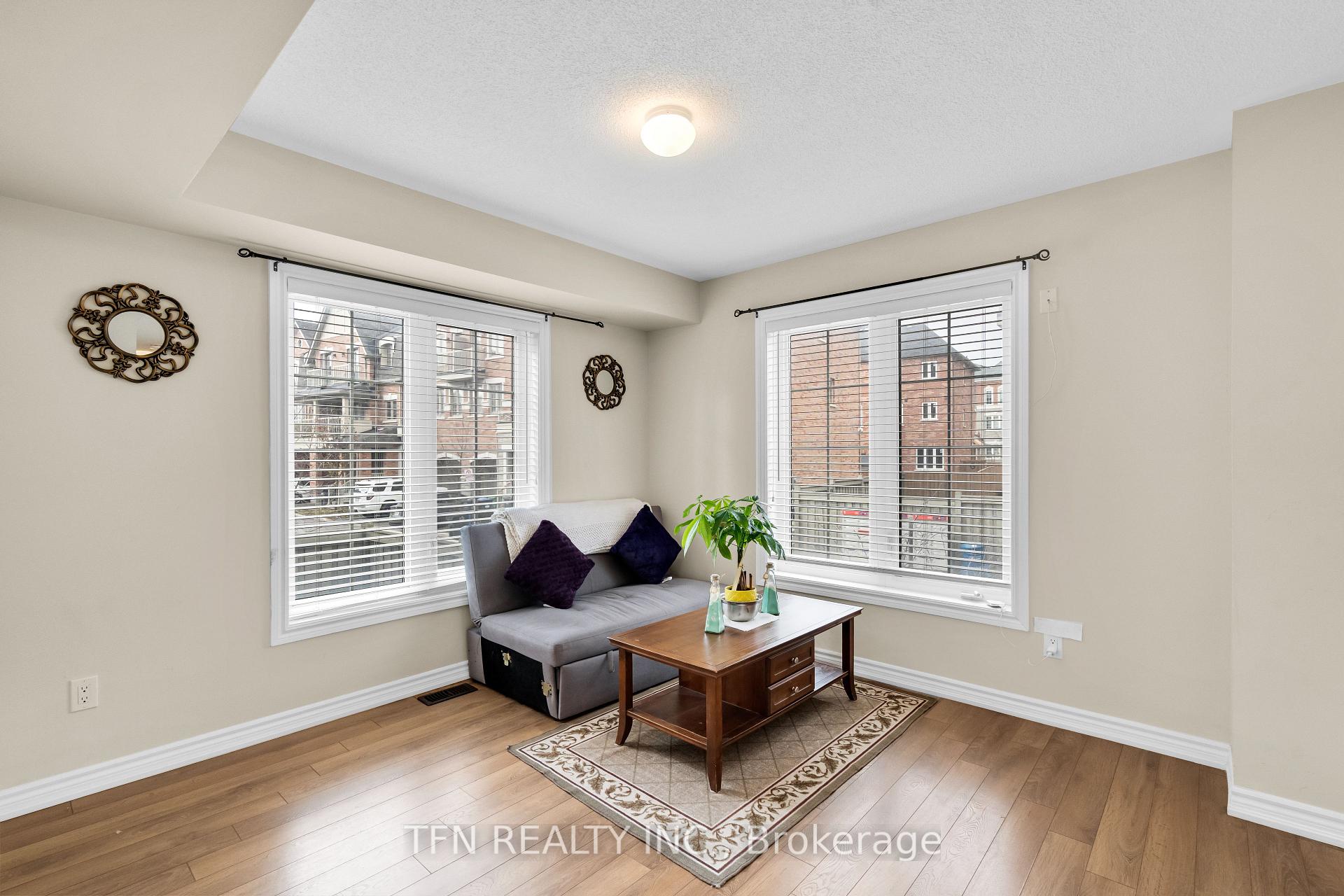 Photo 5 of 2 Shiff Crescent, Brampton, Heart Lake — HOMEH