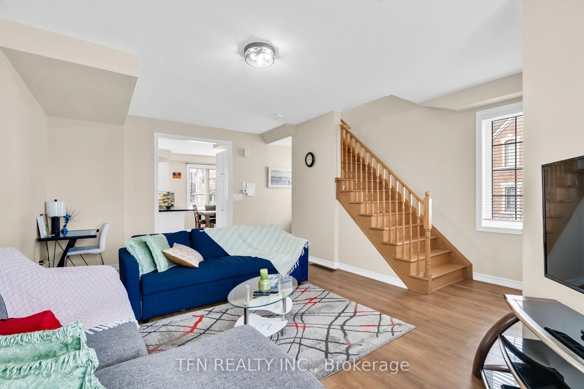 Photo 9 of 2 Shiff Crescent, Brampton, Heart Lake — HOMEH