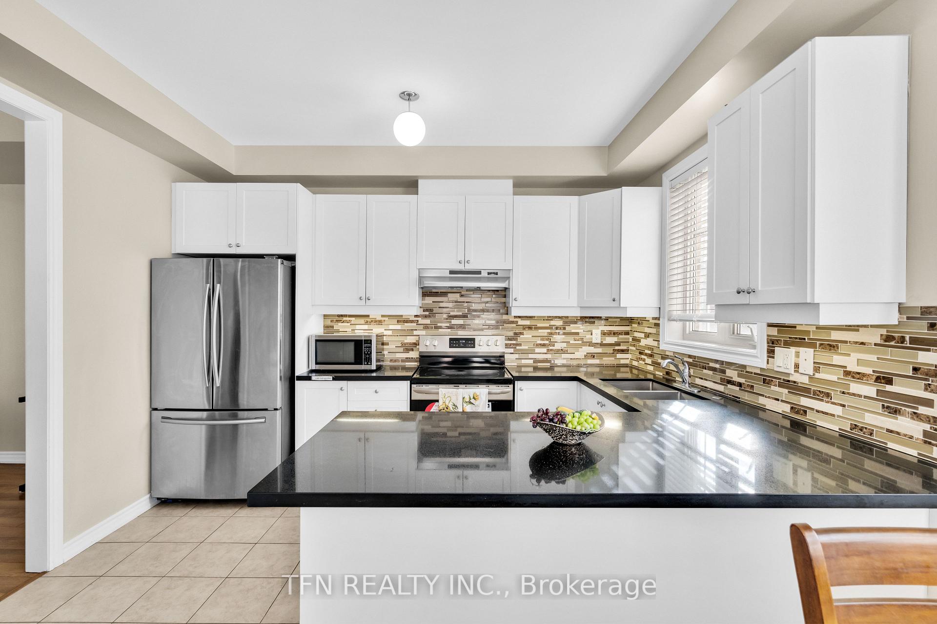 Photo 12 of 2 Shiff Crescent, Brampton, Heart Lake — HOMEH