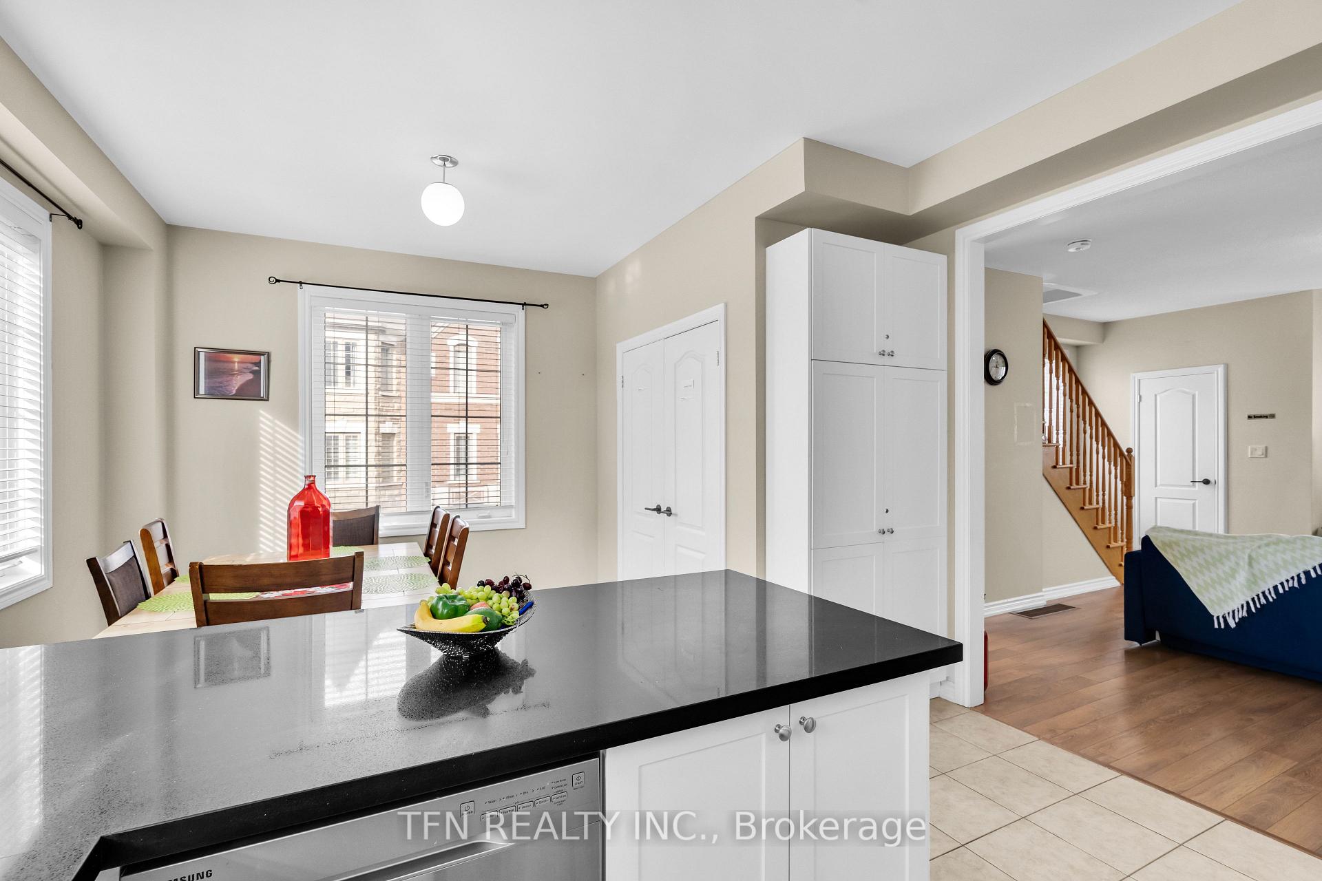 Photo 14 of 2 Shiff Crescent, Brampton, Heart Lake — HOMEH