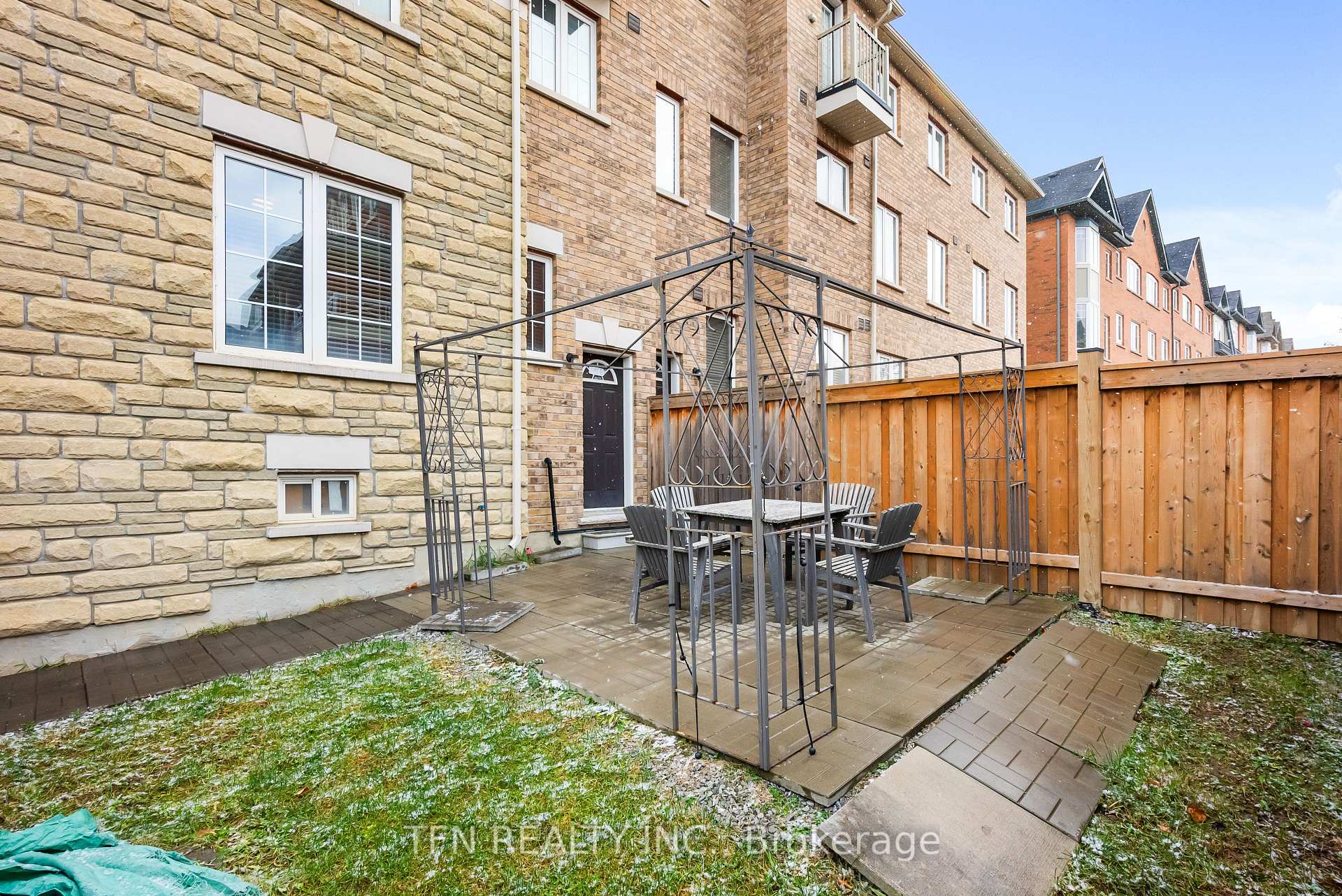 Photo 42 of 2 Shiff Crescent, Brampton, Heart Lake — HOMEH