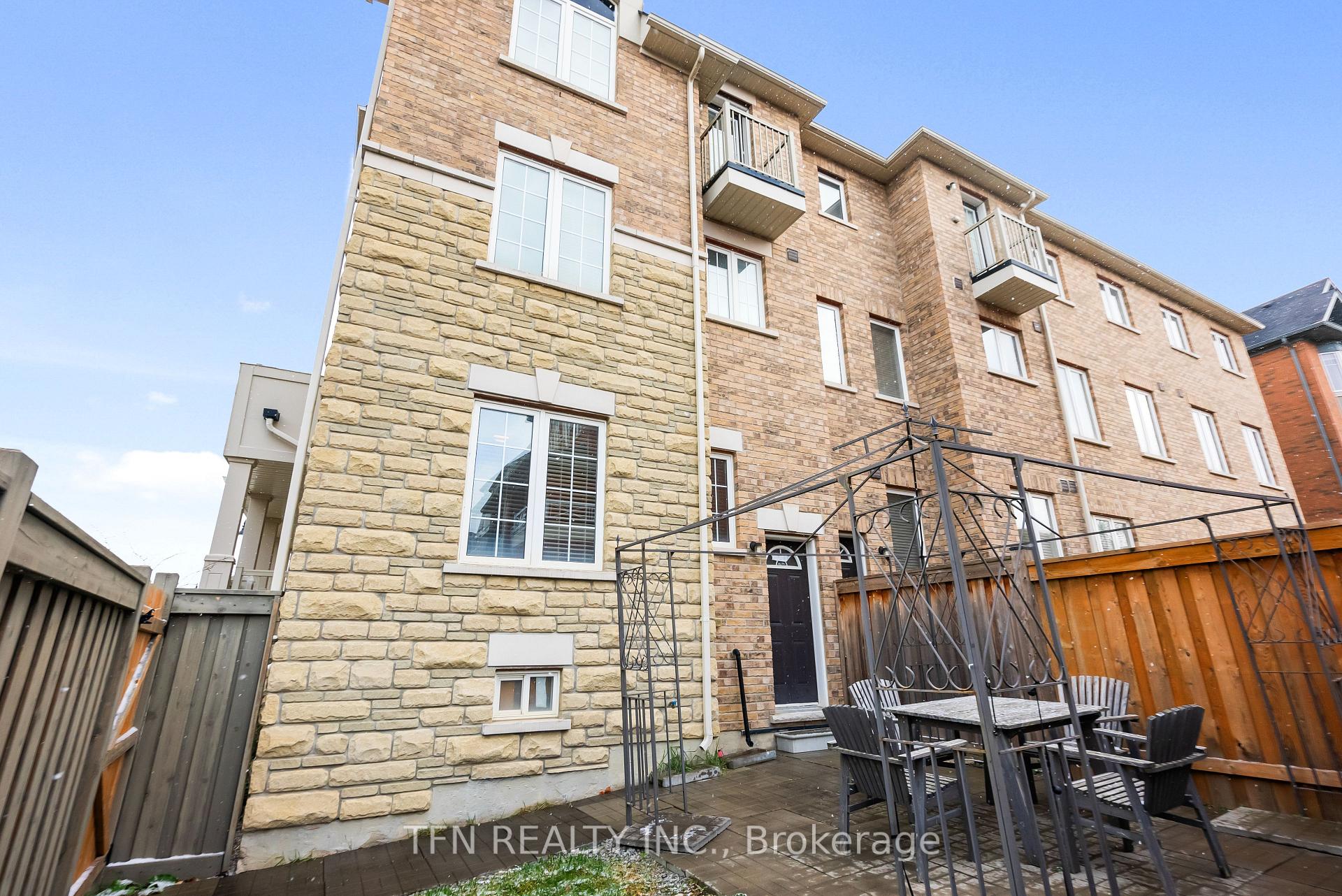Photo 44 of 2 Shiff Crescent, Brampton, Heart Lake — HOMEH