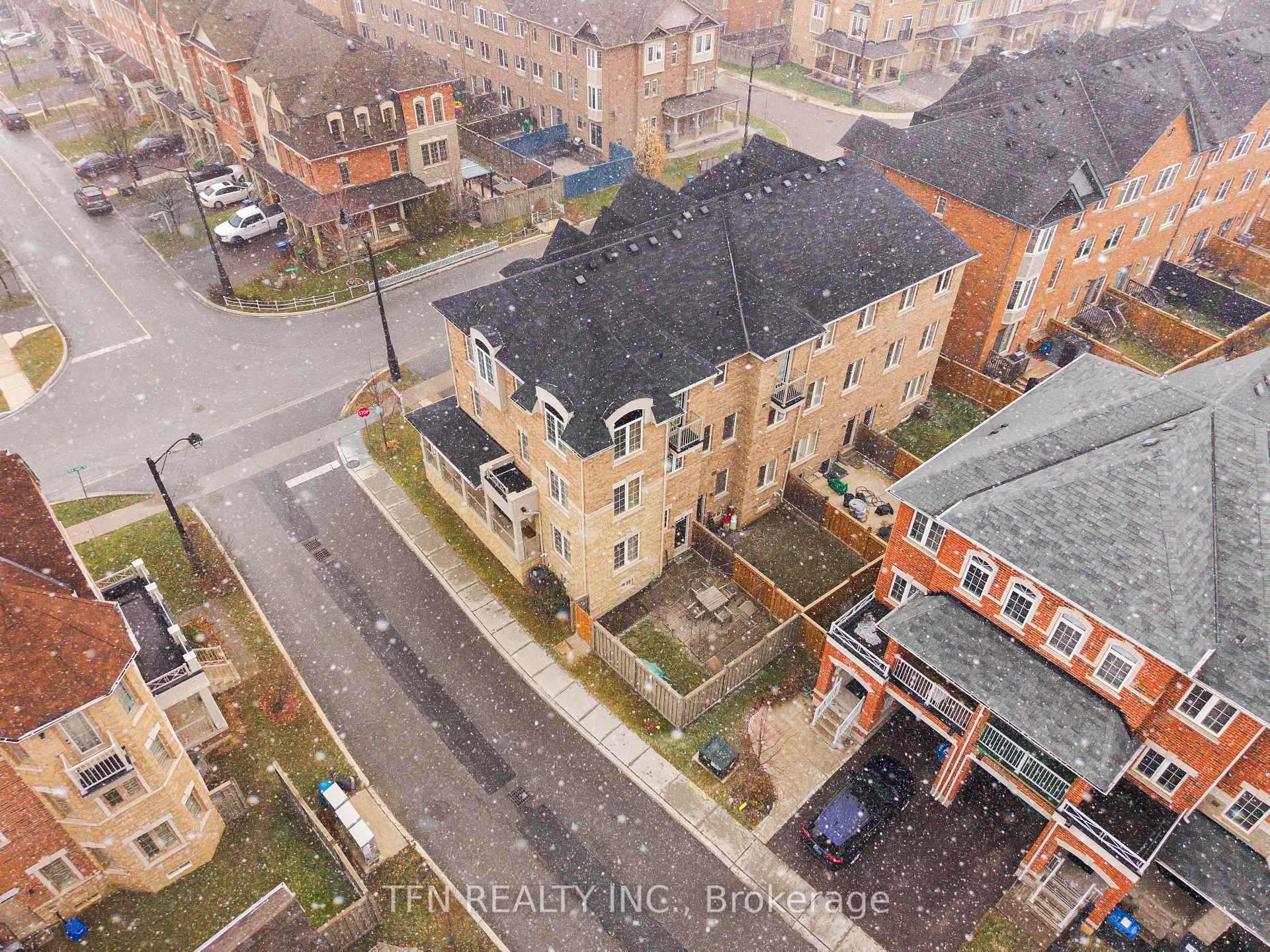 Photo 46 of 2 Shiff Crescent, Brampton, Heart Lake — HOMEH