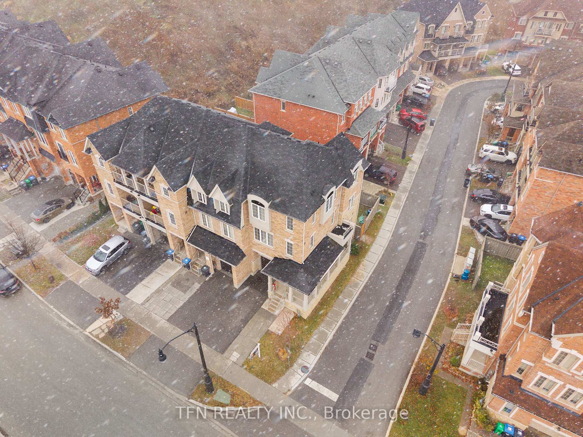 Photo 48 of 2 Shiff Crescent, Brampton, Heart Lake — HOMEH