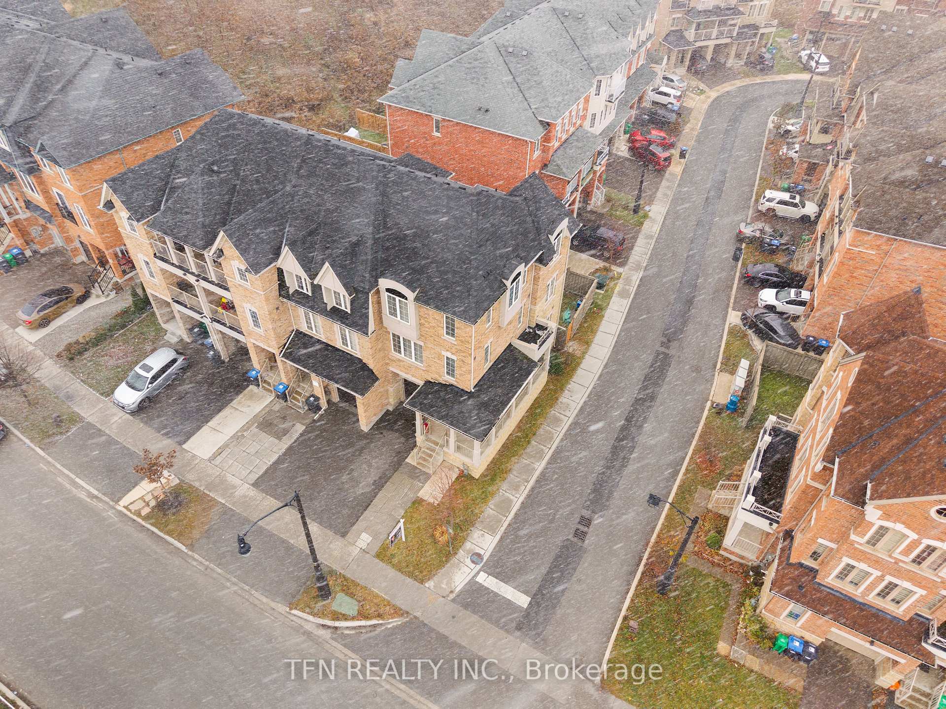 Photo 49 of 2 Shiff Crescent, Brampton, Heart Lake — HOMEH