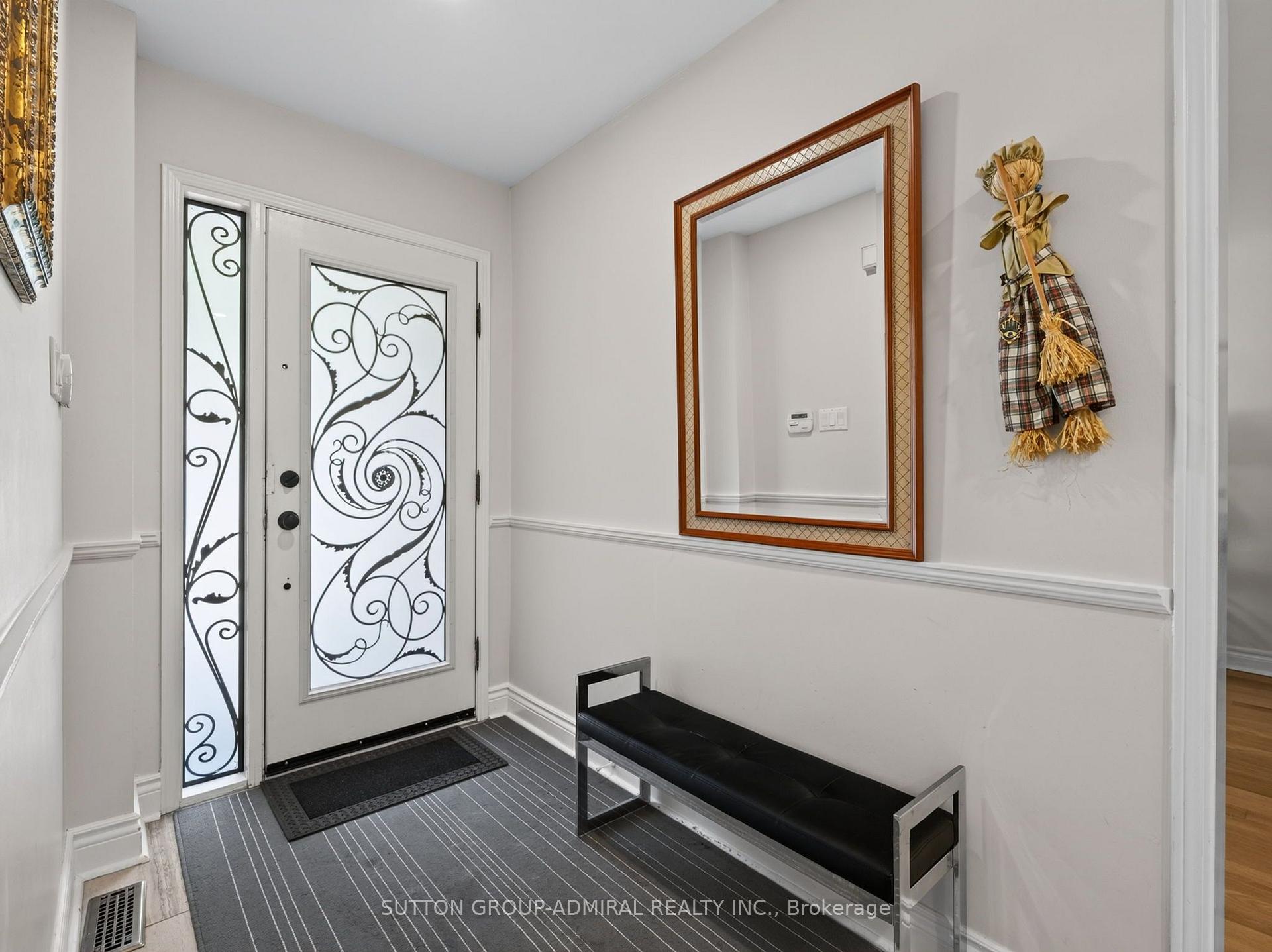 Photo 4 of 99 Dundurn Crescent, Vaughan, Uplands — HOMEH