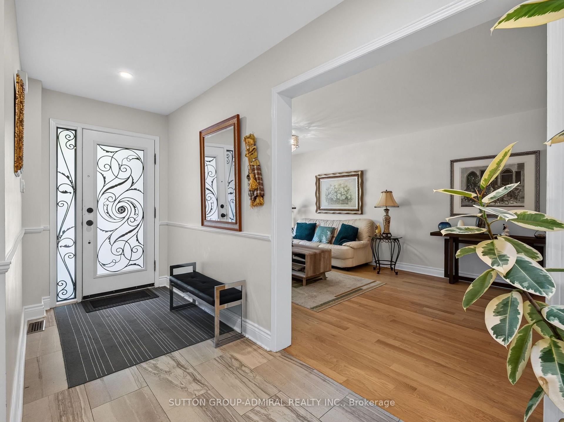 Photo 5 of 99 Dundurn Crescent, Vaughan, Uplands — HOMEH