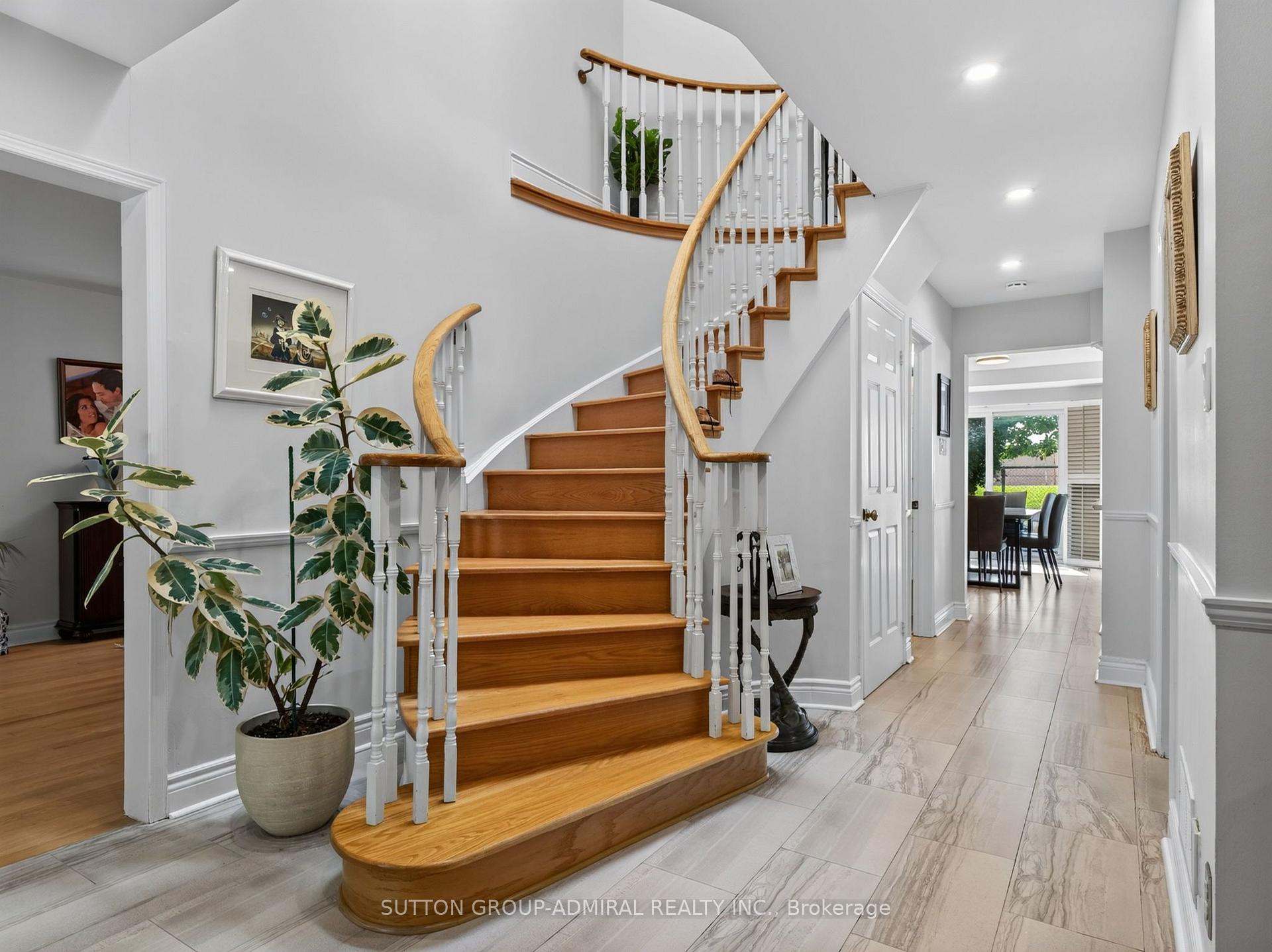 Photo 7 of 99 Dundurn Crescent, Vaughan, Uplands — HOMEH