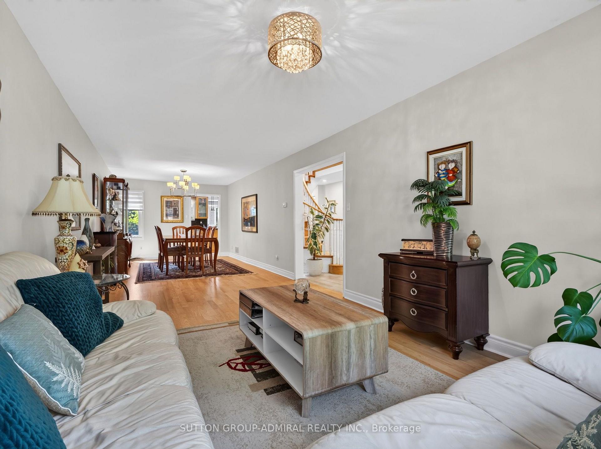 Photo 9 of 99 Dundurn Crescent, Vaughan, Uplands — HOMEH