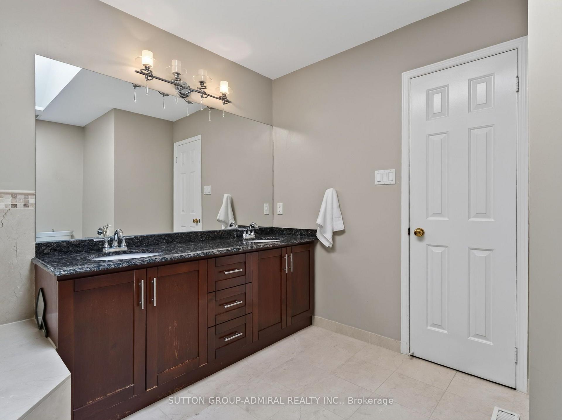 Photo 32 of 99 Dundurn Crescent, Vaughan, Uplands — HOMEH