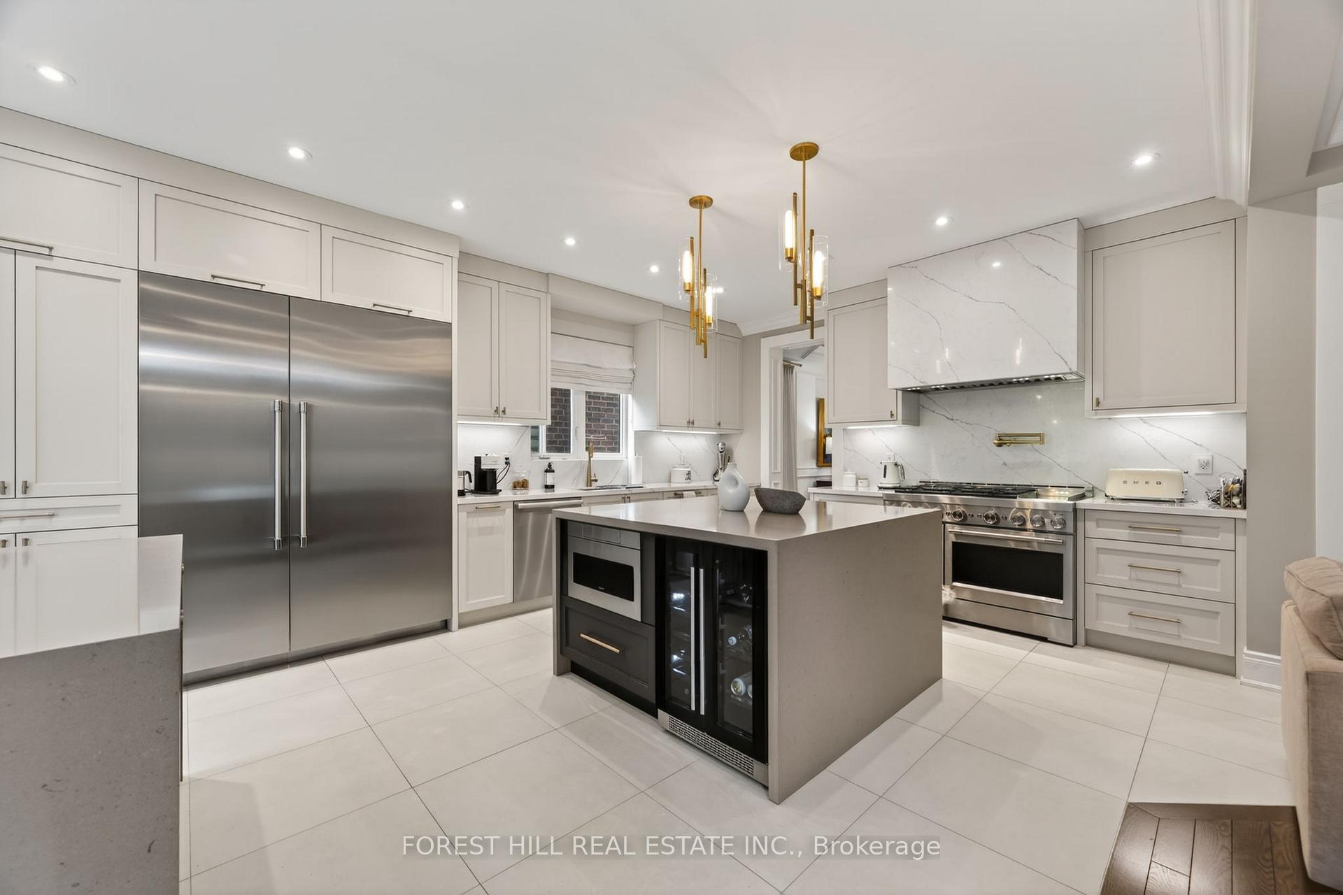 Photo 7 of 111 Vines Place, Aurora, Bayview Southeast — HOMEH